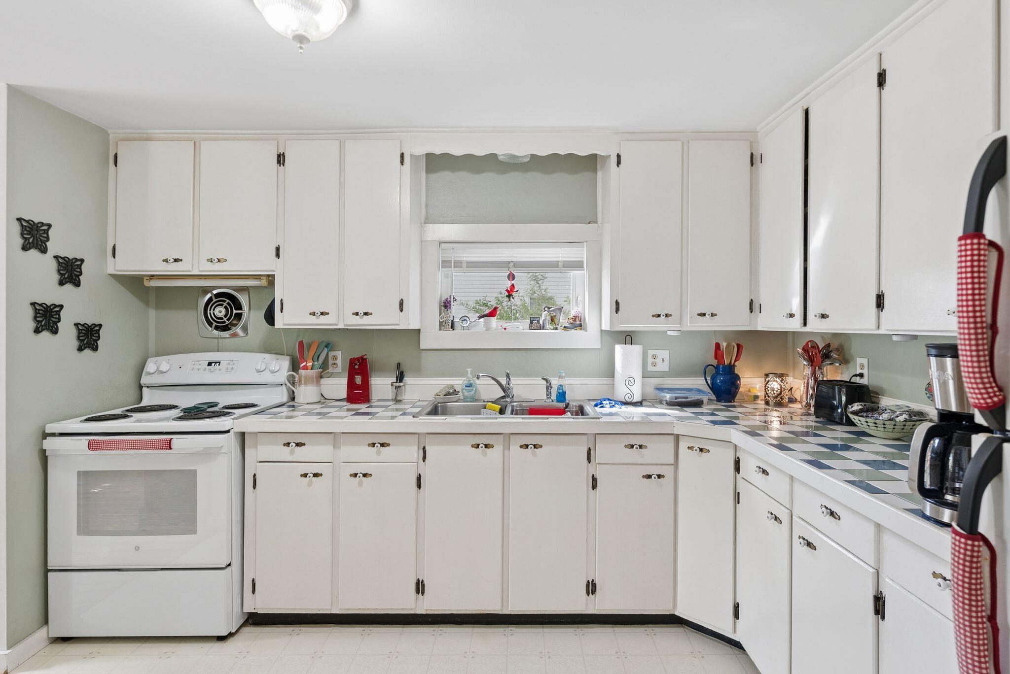 664 Maine Avenue Property Photo 18