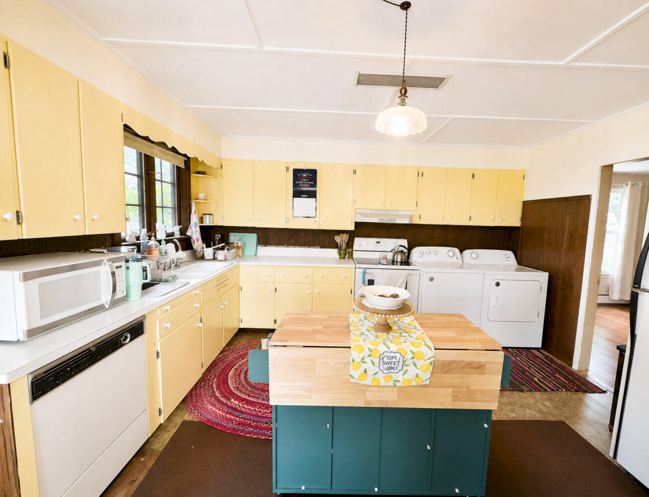 136 North Avenue Property Photo 10