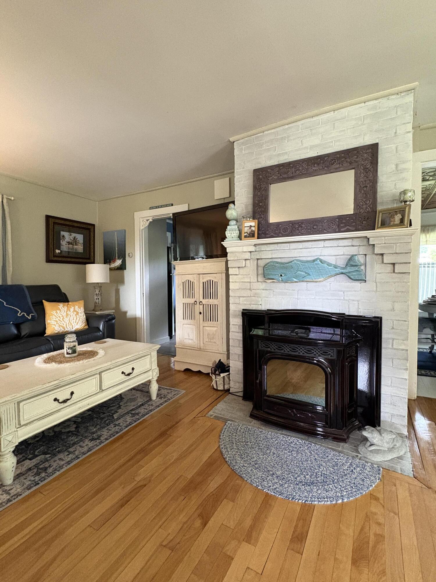 248 Pleasant Avenue Property Photo 8
