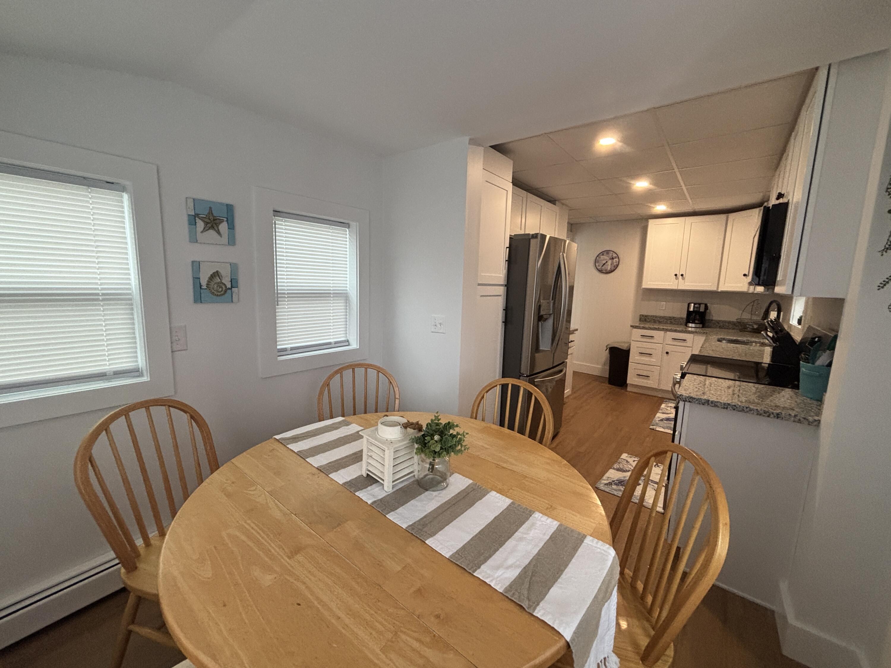 113 W Grand Avenue Property Photo 10
