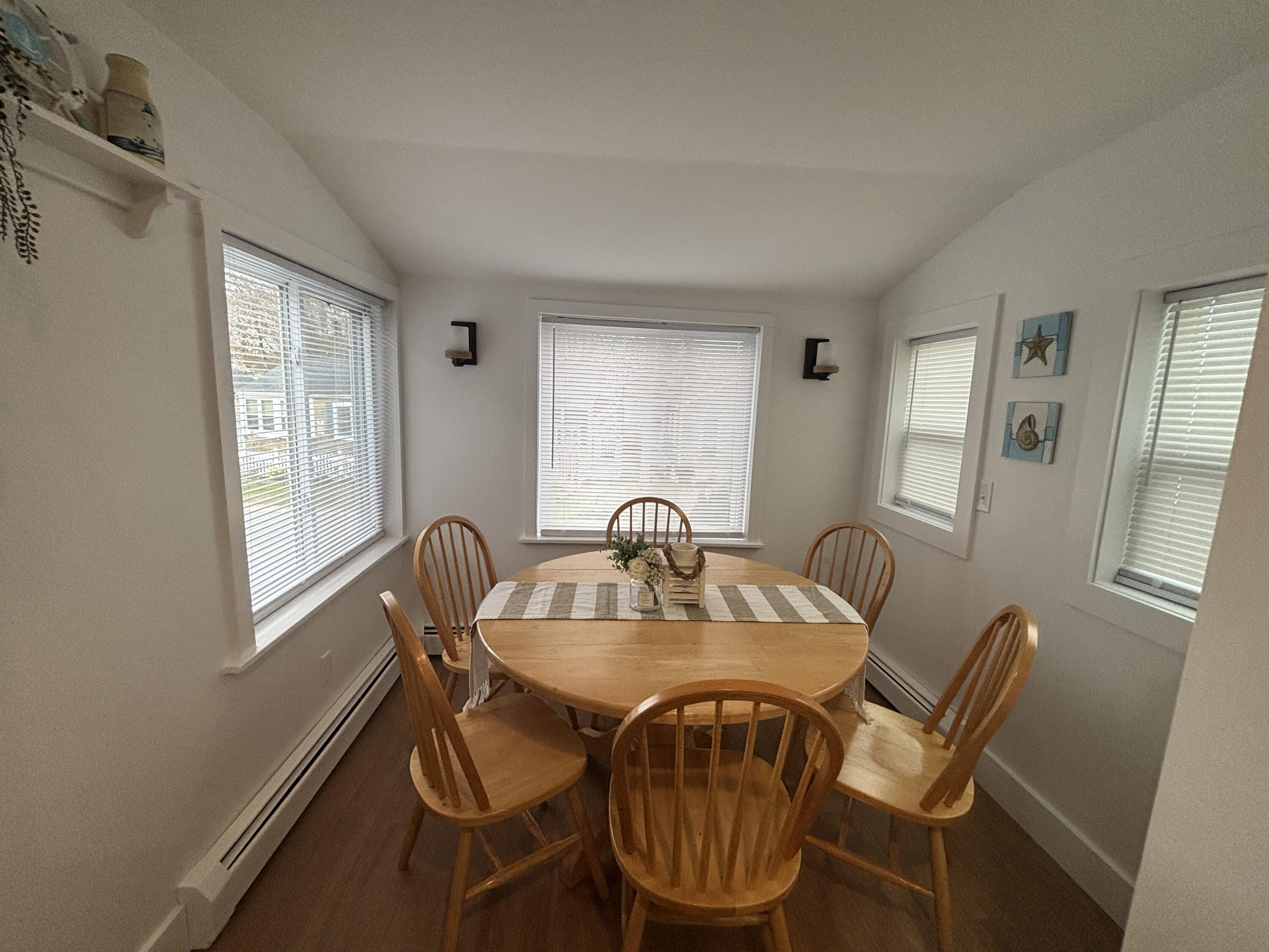 113 W Grand Avenue Property Photo 11