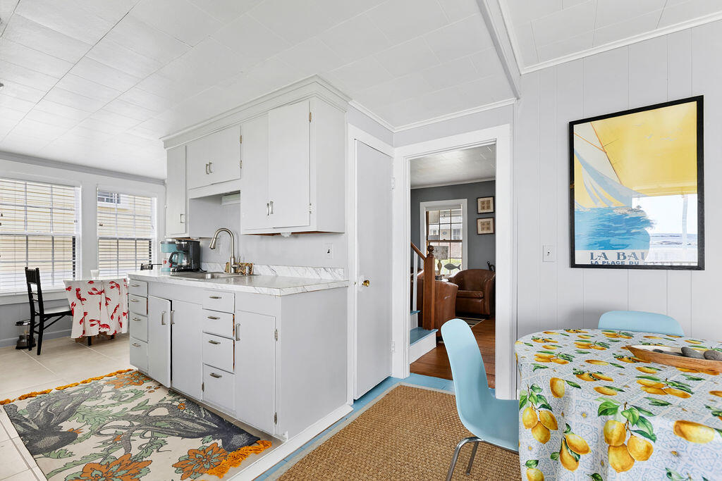 274 Beach Avenue Property Photo 16