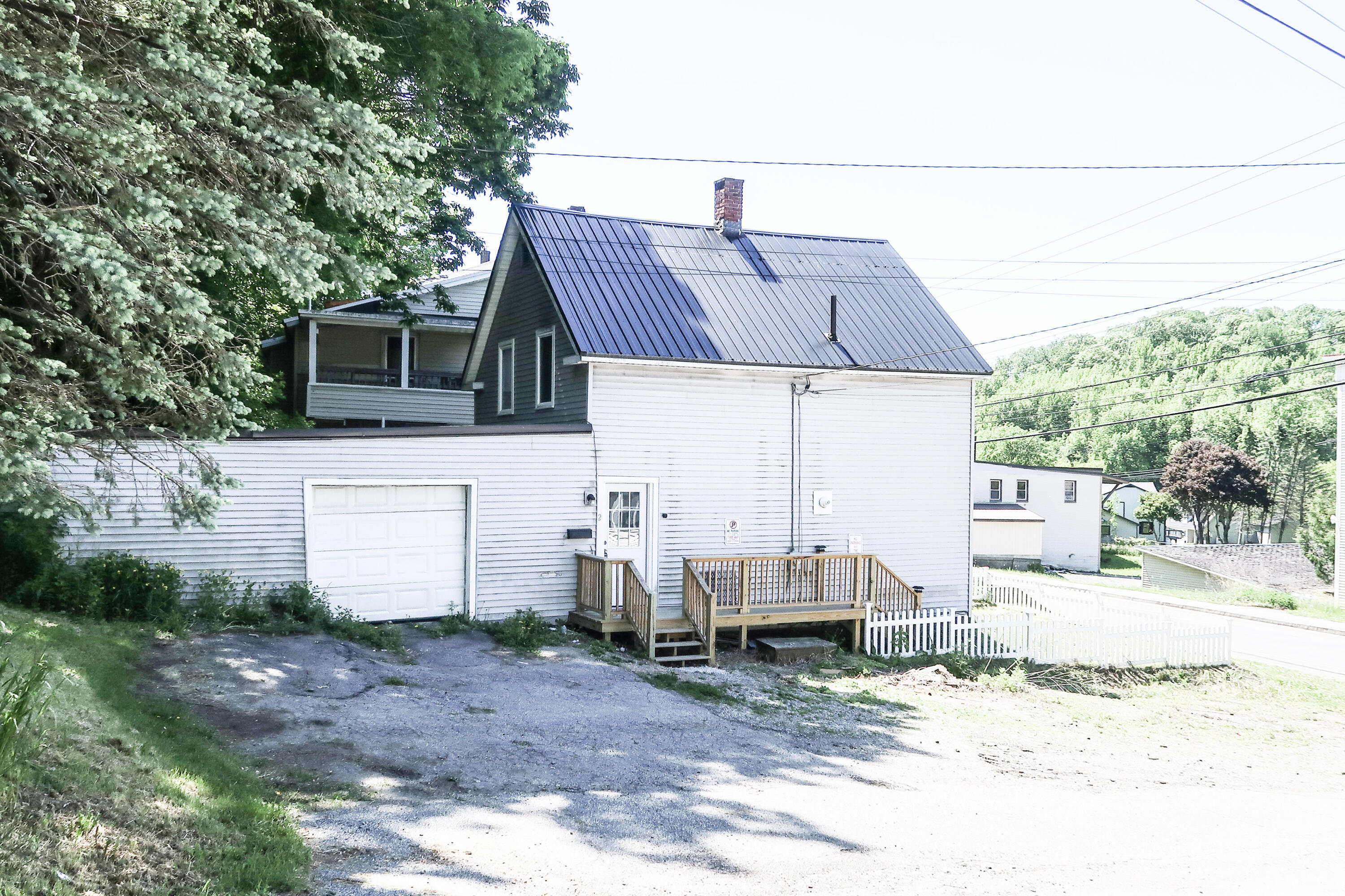 2 Debras Place Property Photo 1