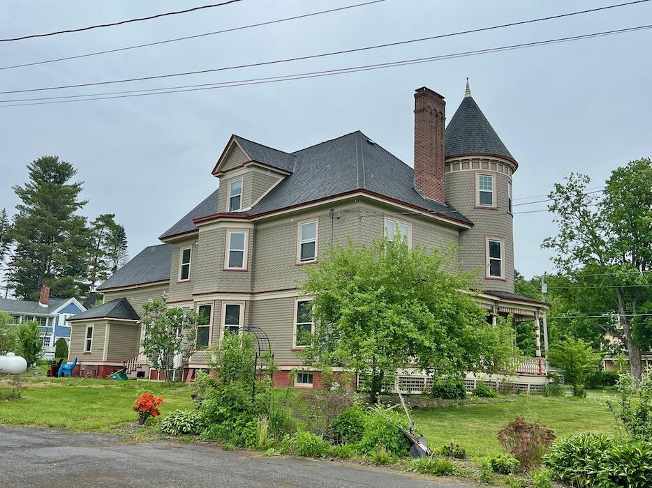 32 Pleasant Street Property Photo 5
