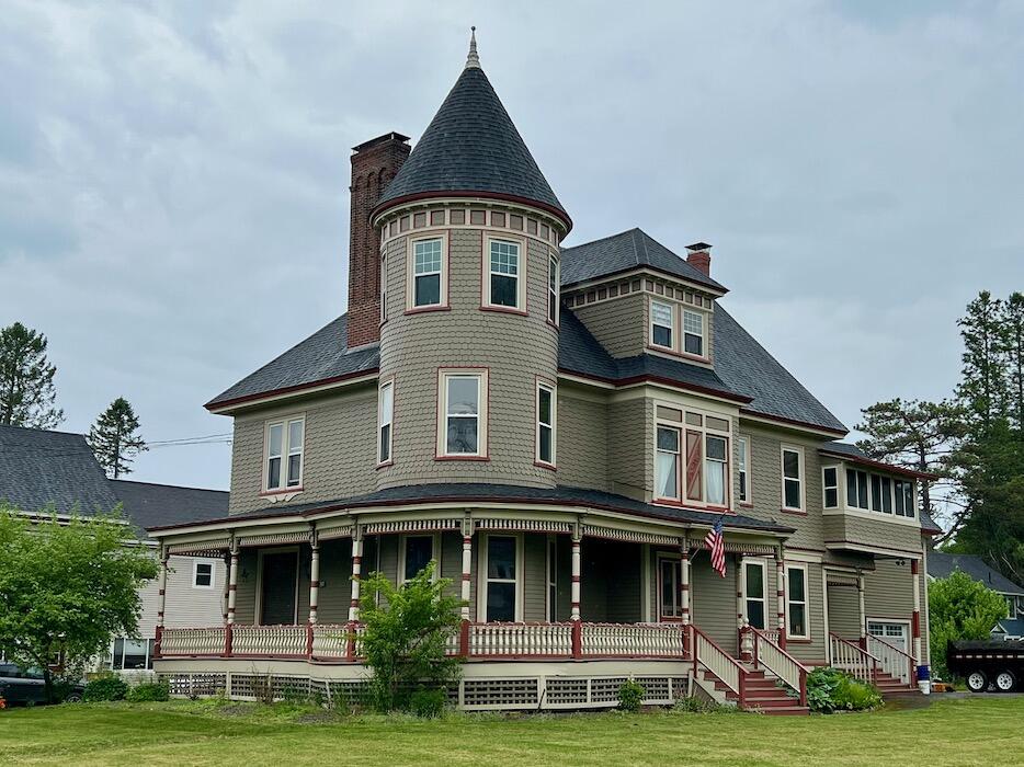 32 Pleasant Street Property Photo 7