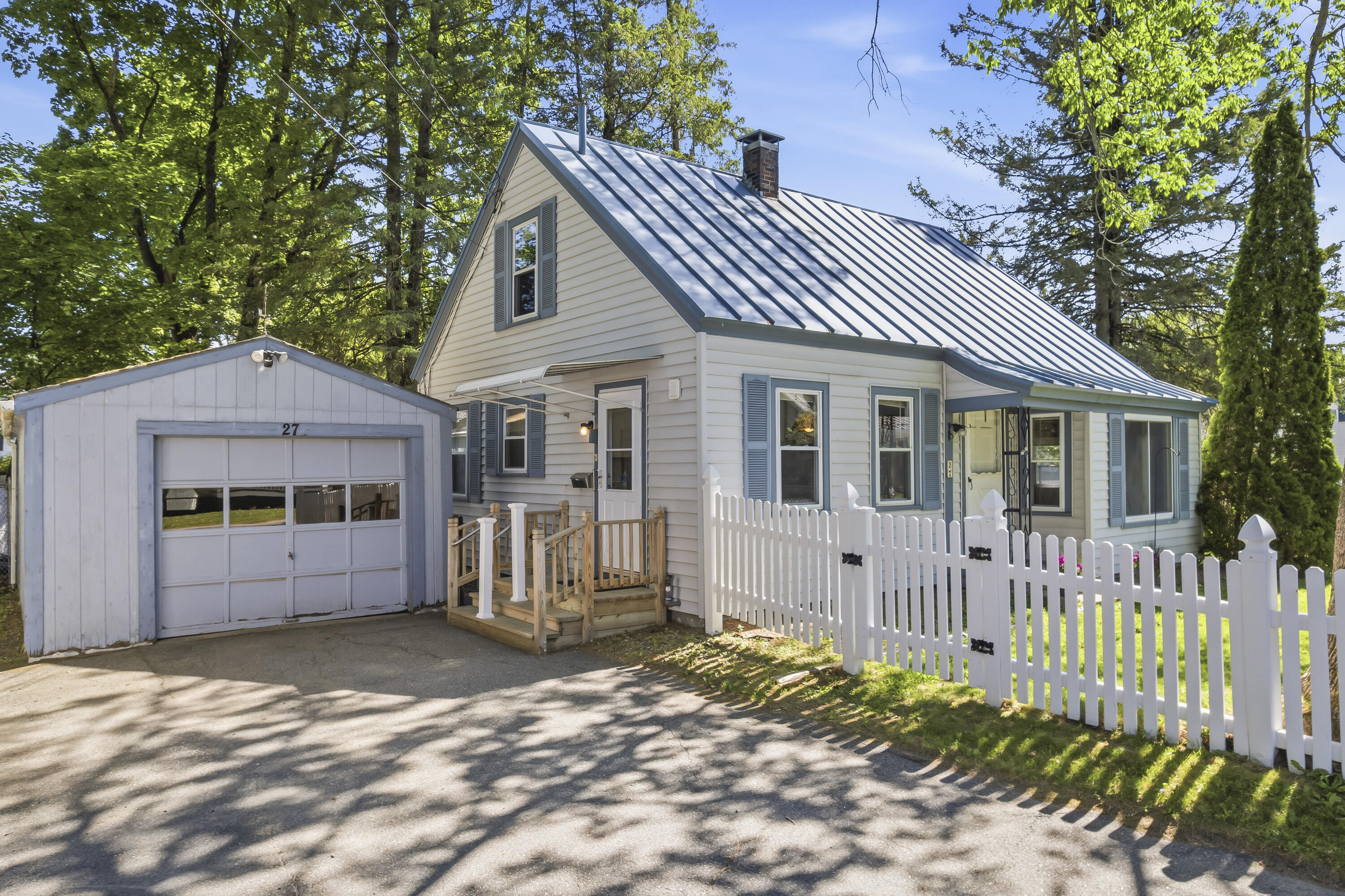 27 Edgemont Avenue Property Photo 3