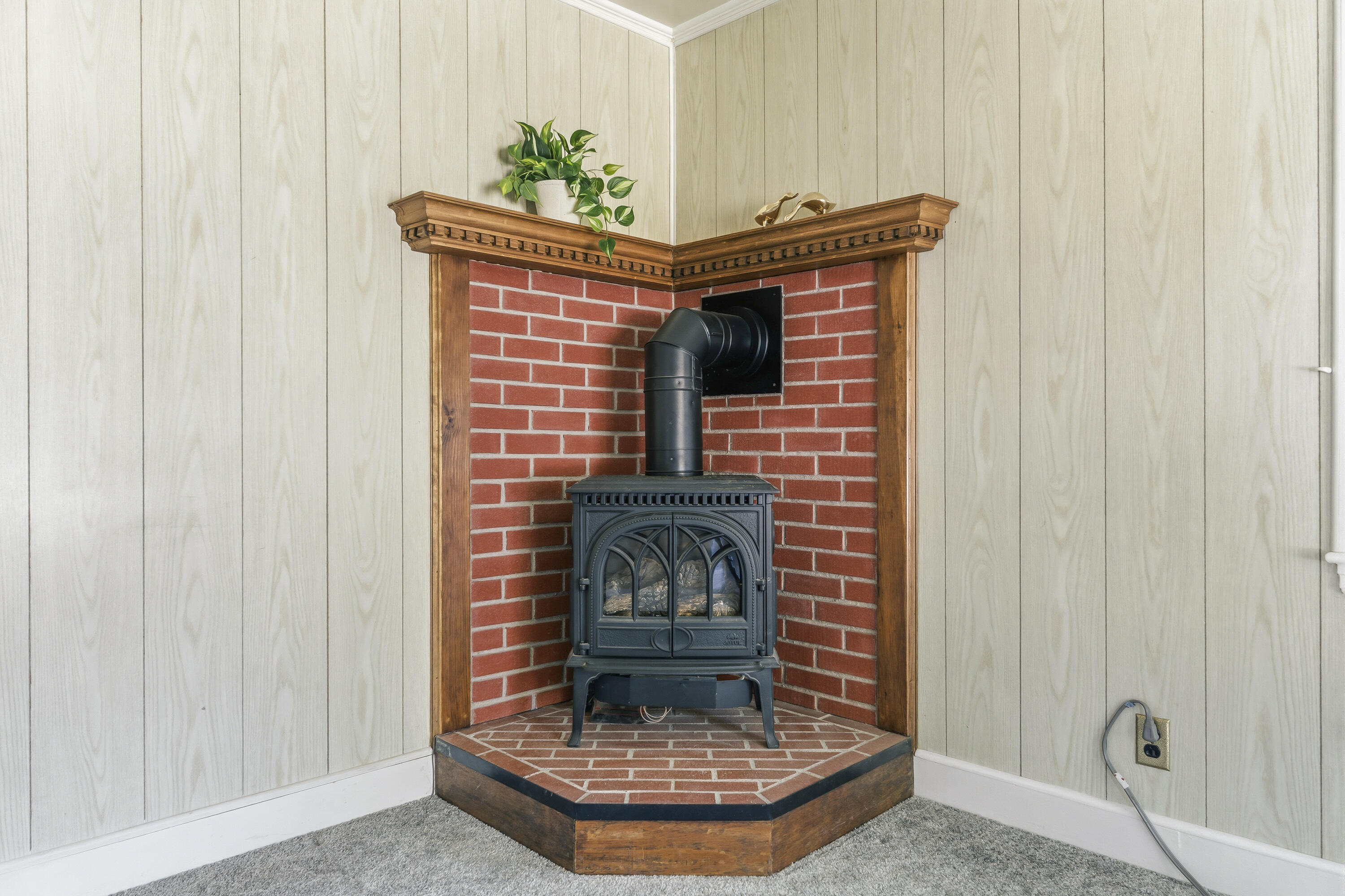 27 Edgemont Avenue Property Photo 7