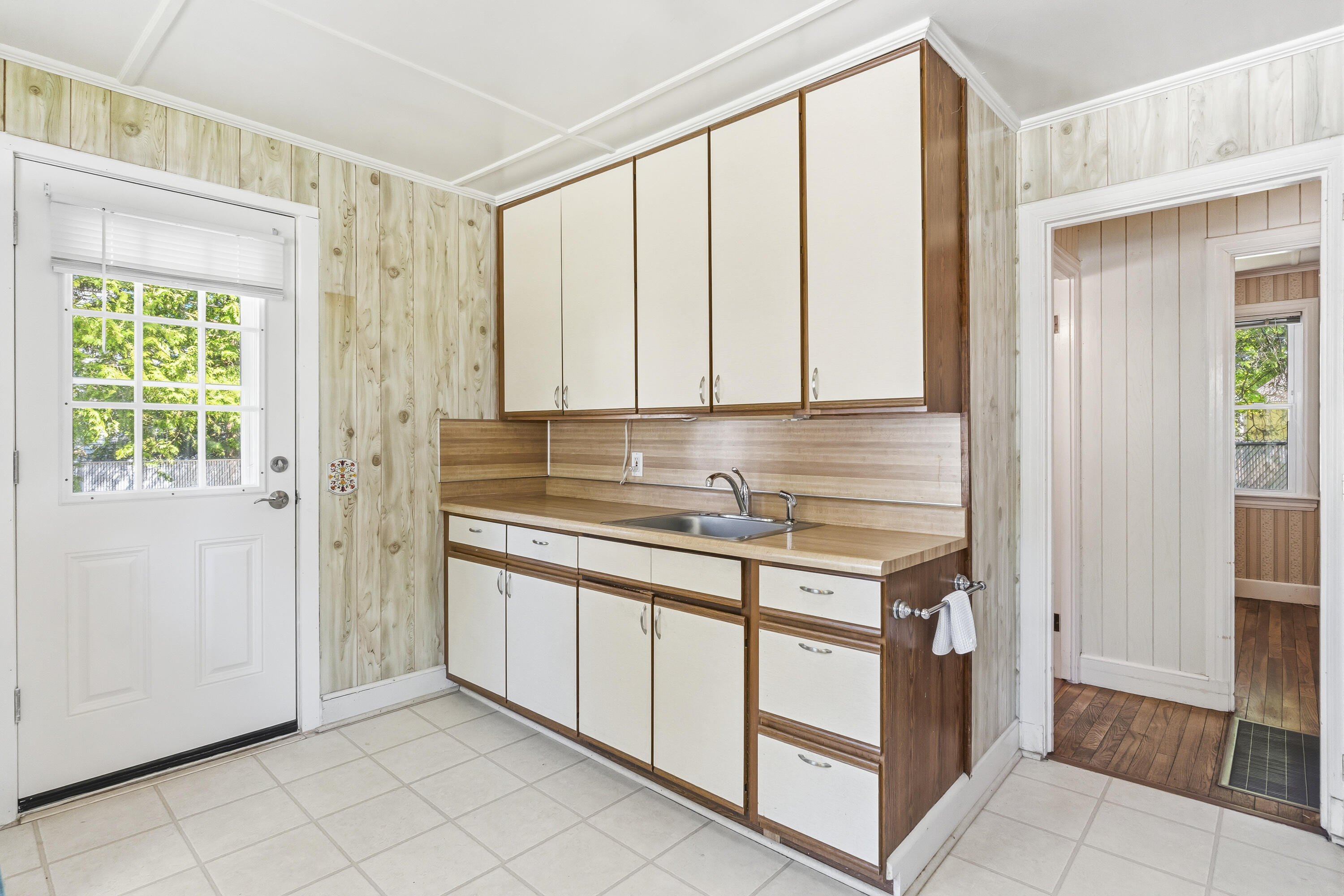 27 Edgemont Avenue Property Photo 11