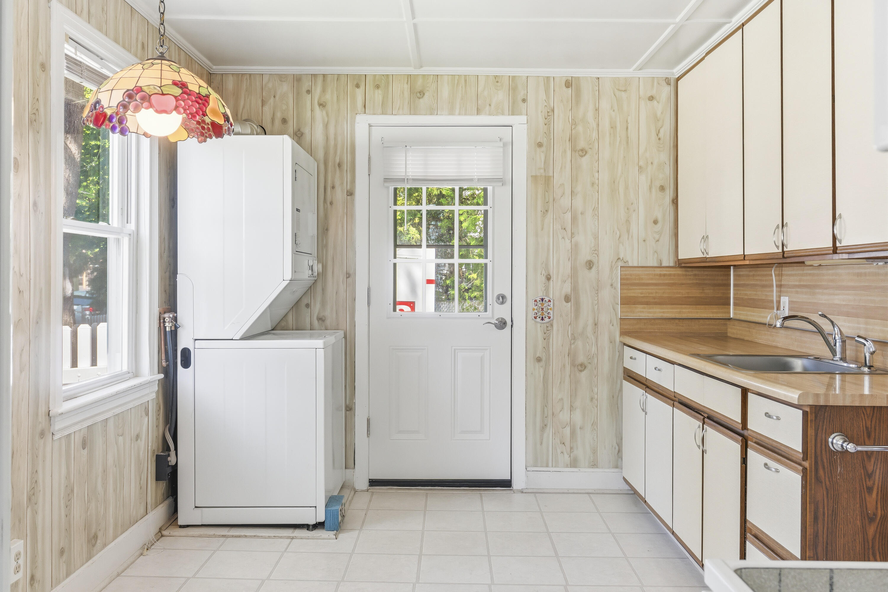 27 Edgemont Avenue Property Photo 12