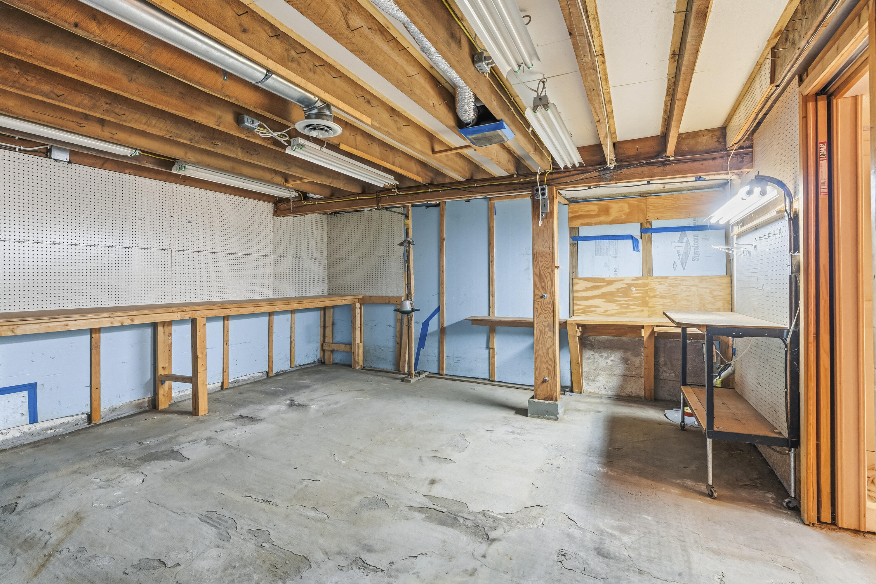 27 Edgemont Avenue Property Photo 32
