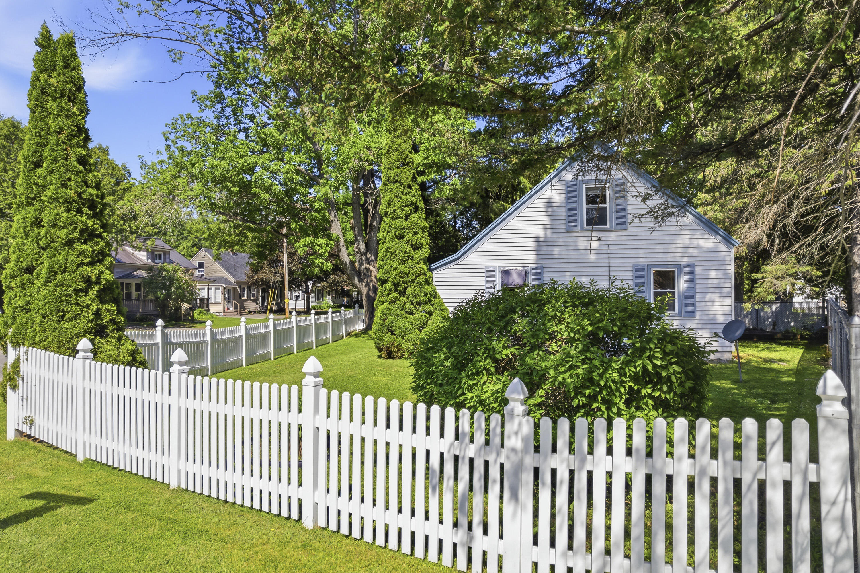 27 Edgemont Avenue Property Photo 38