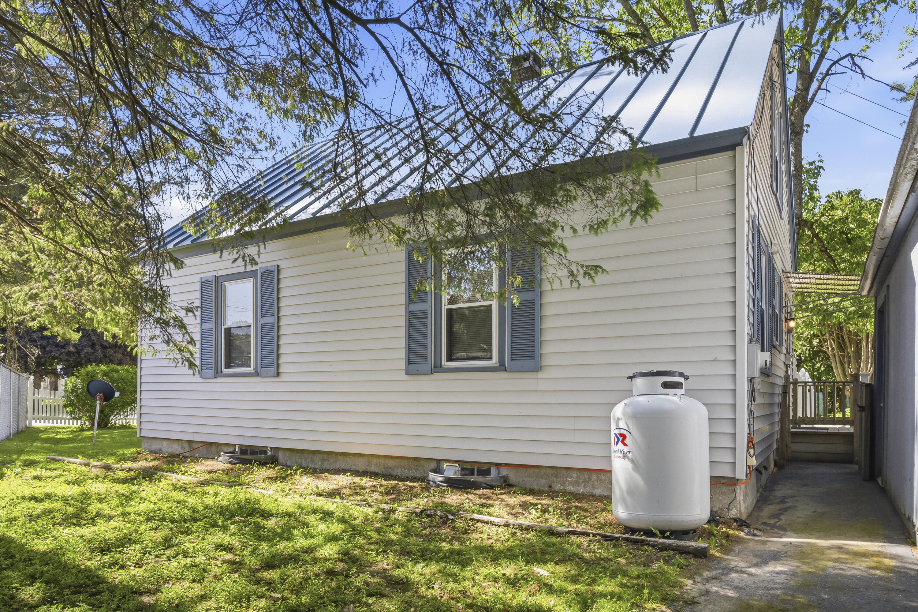 27 Edgemont Avenue Property Photo 40