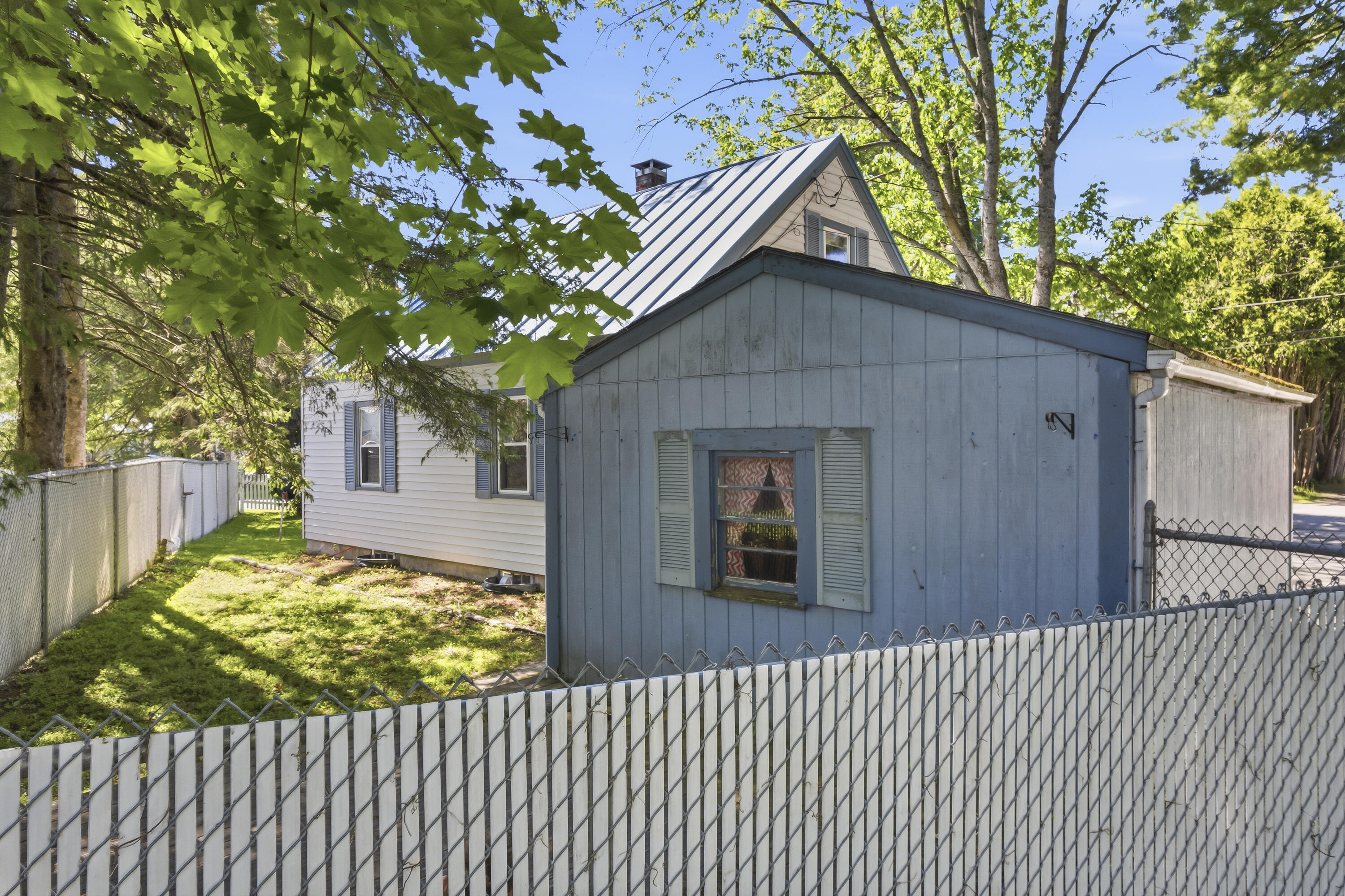 27 Edgemont Avenue Property Photo 42