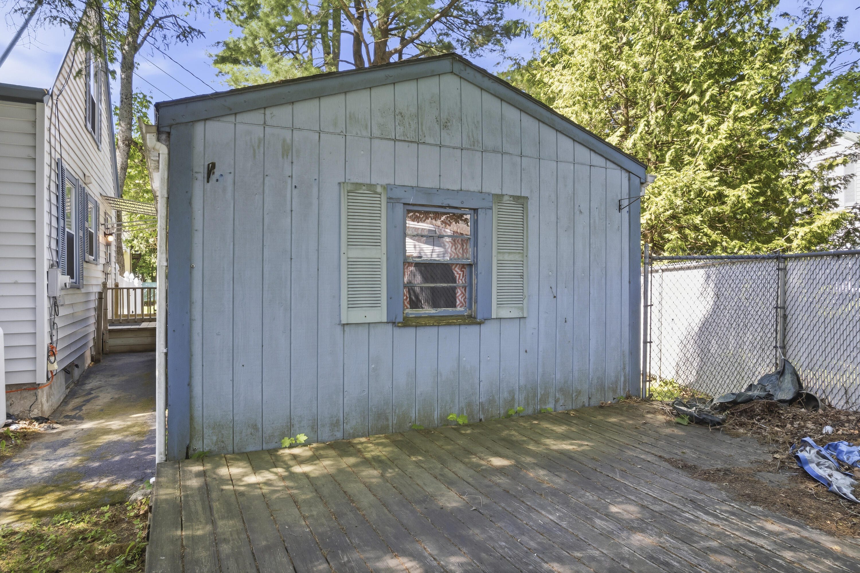 27 Edgemont Avenue Property Photo 43