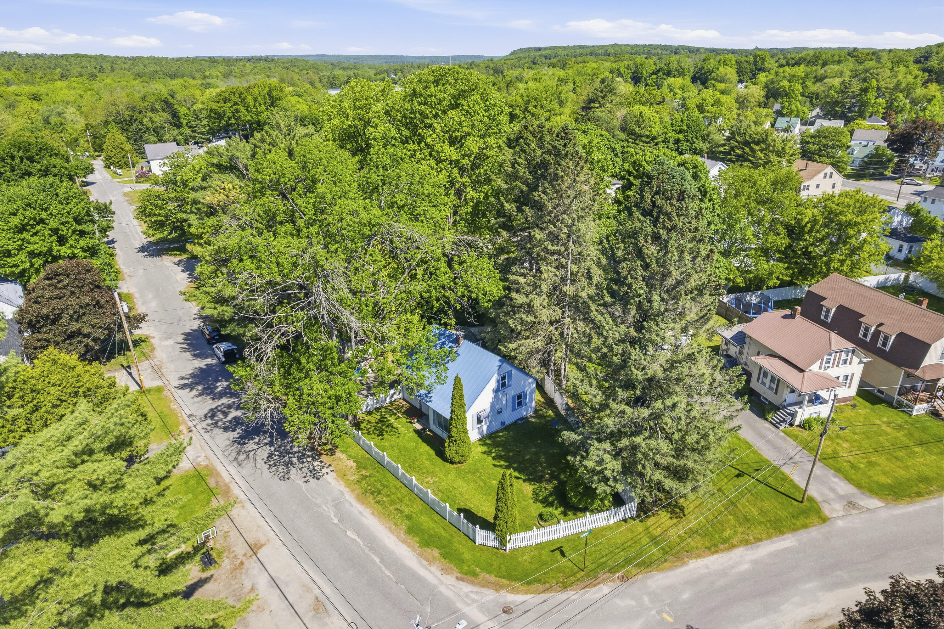 27 Edgemont Avenue Property Photo 45