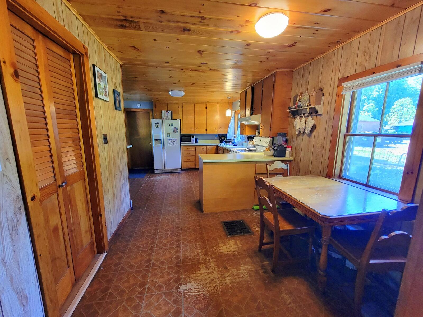 186 Park Street Property Photo 8