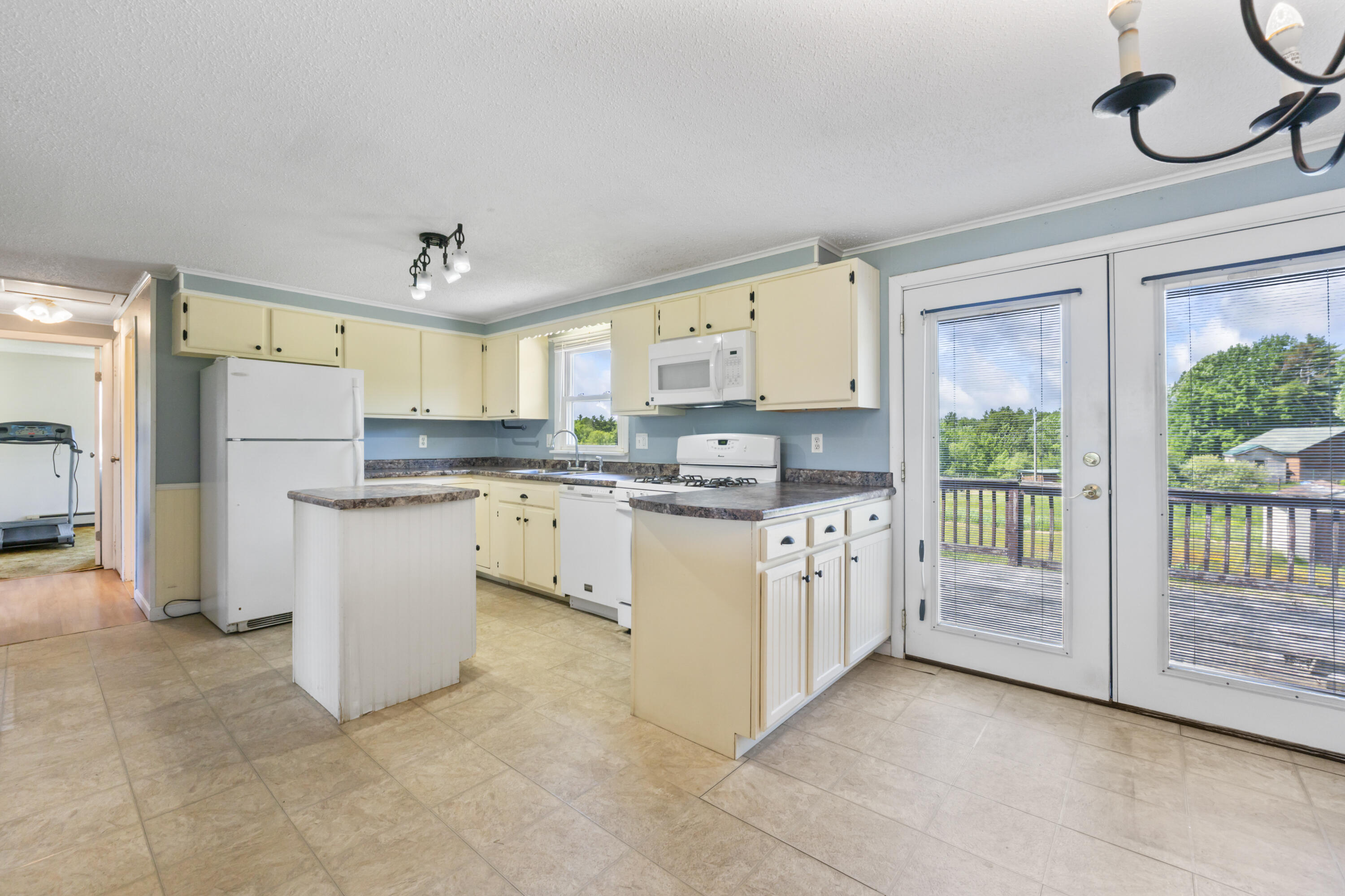 210 Collins Mills Road Property Photo 12