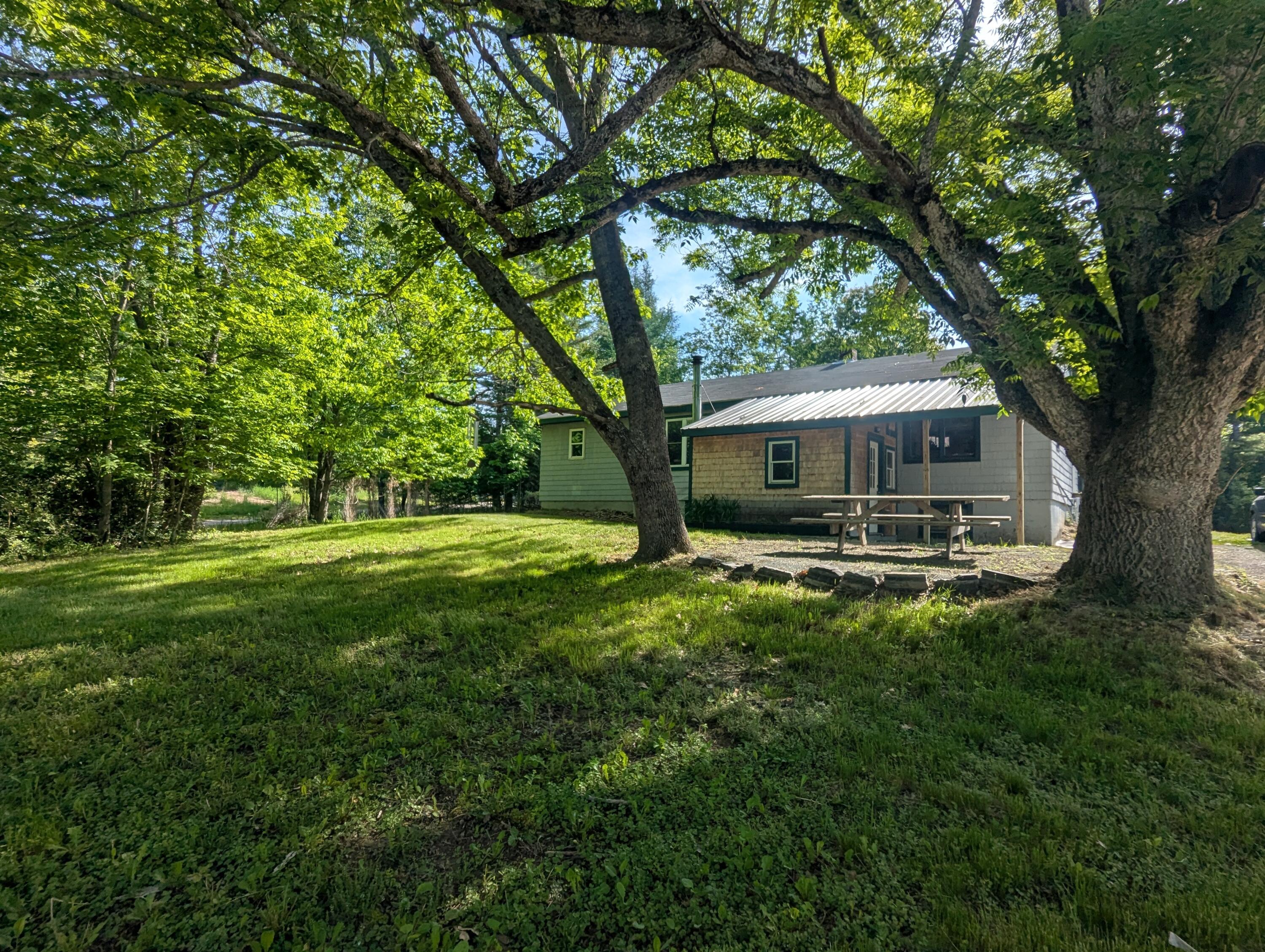 537 Millvale Road Property Photo 4