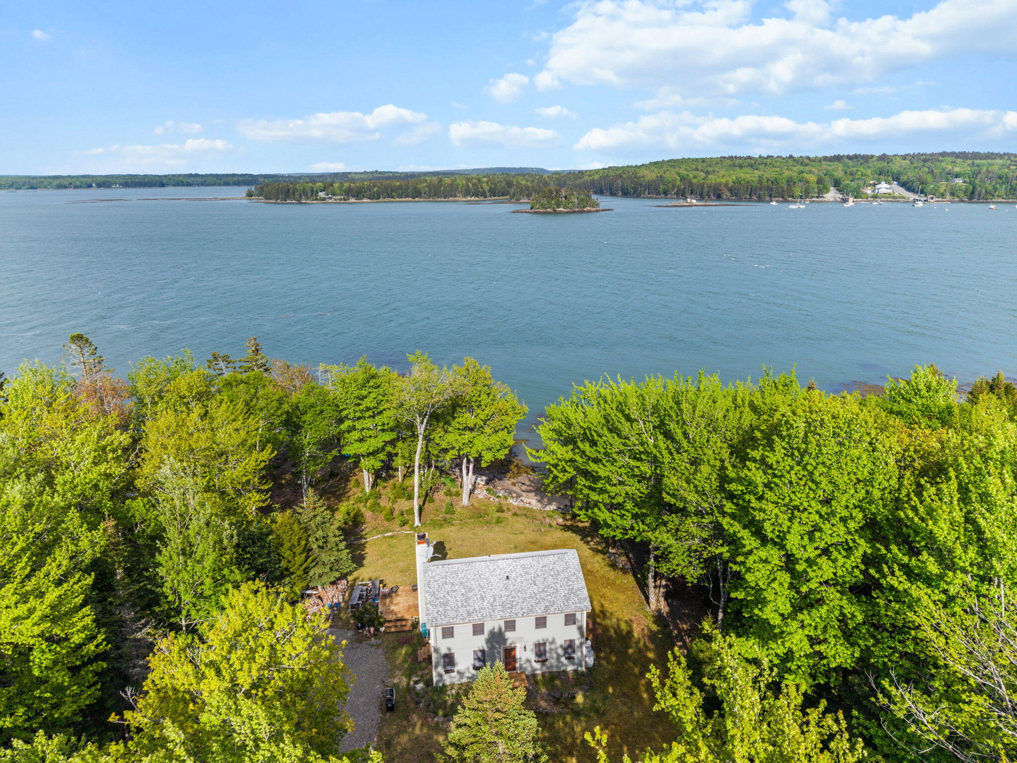 566 Rays Point Road Property Photo 5