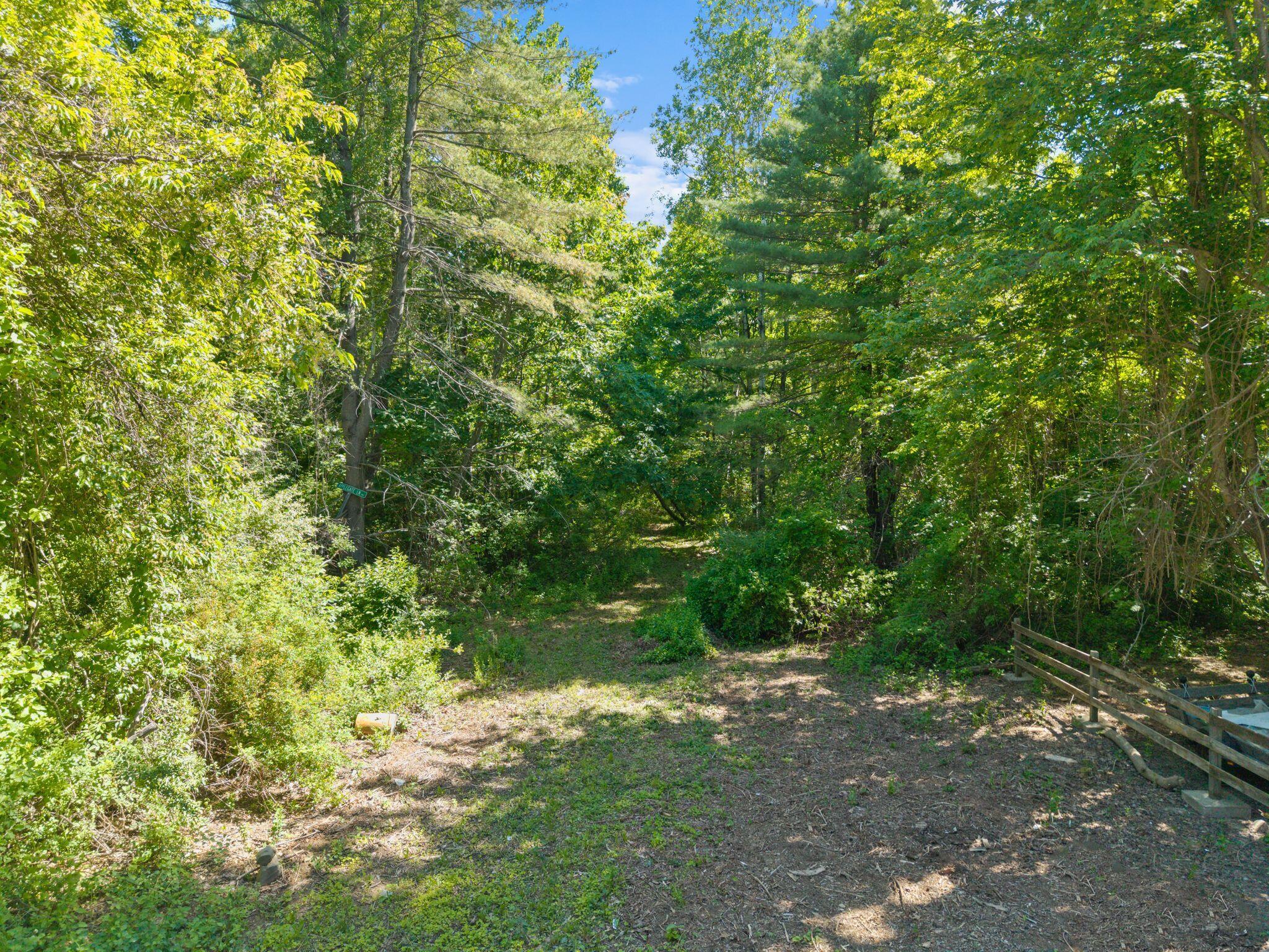 6 Applegate Lane Property Photo 13