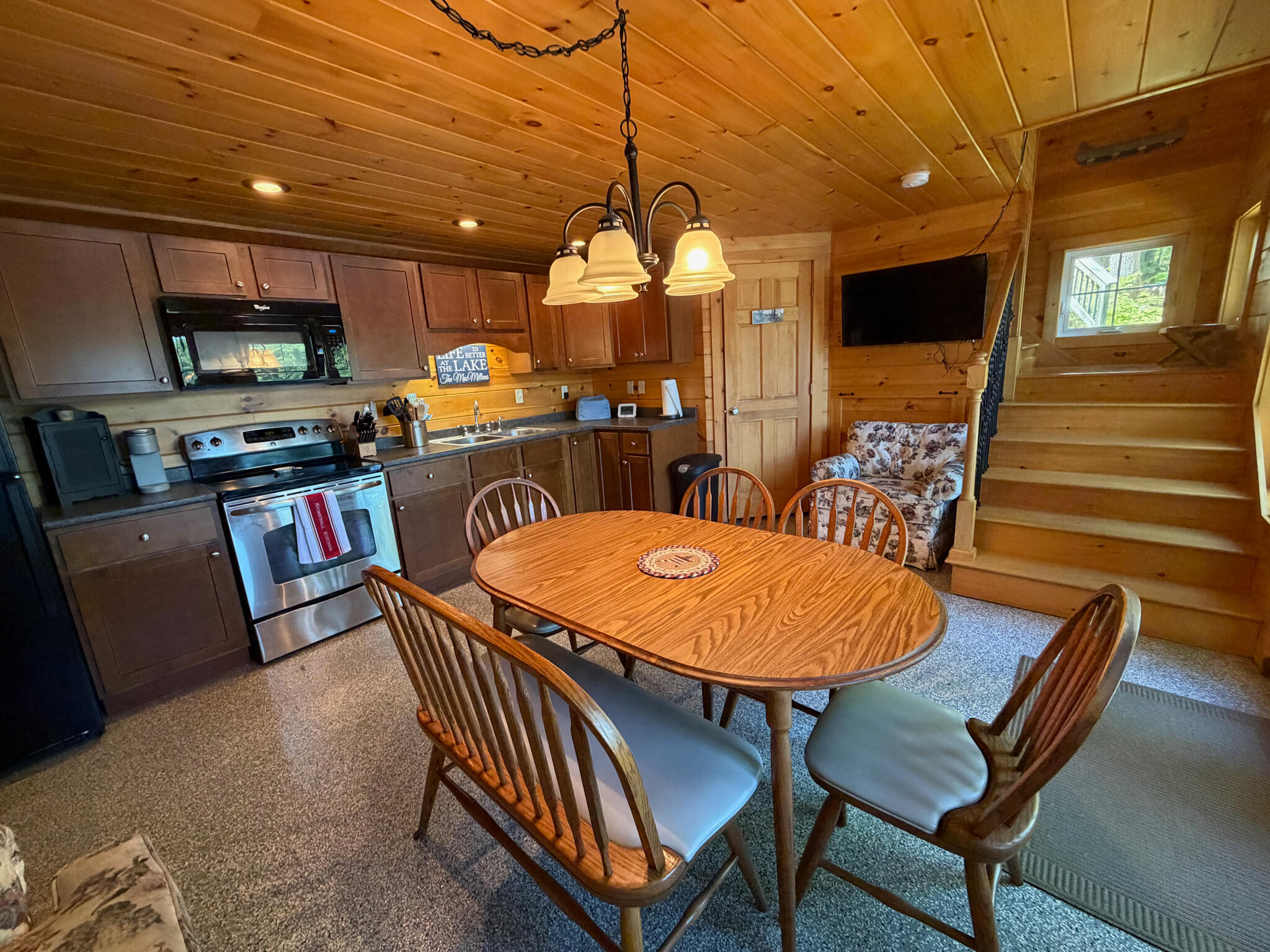 140 Foss Road Property Photo 40