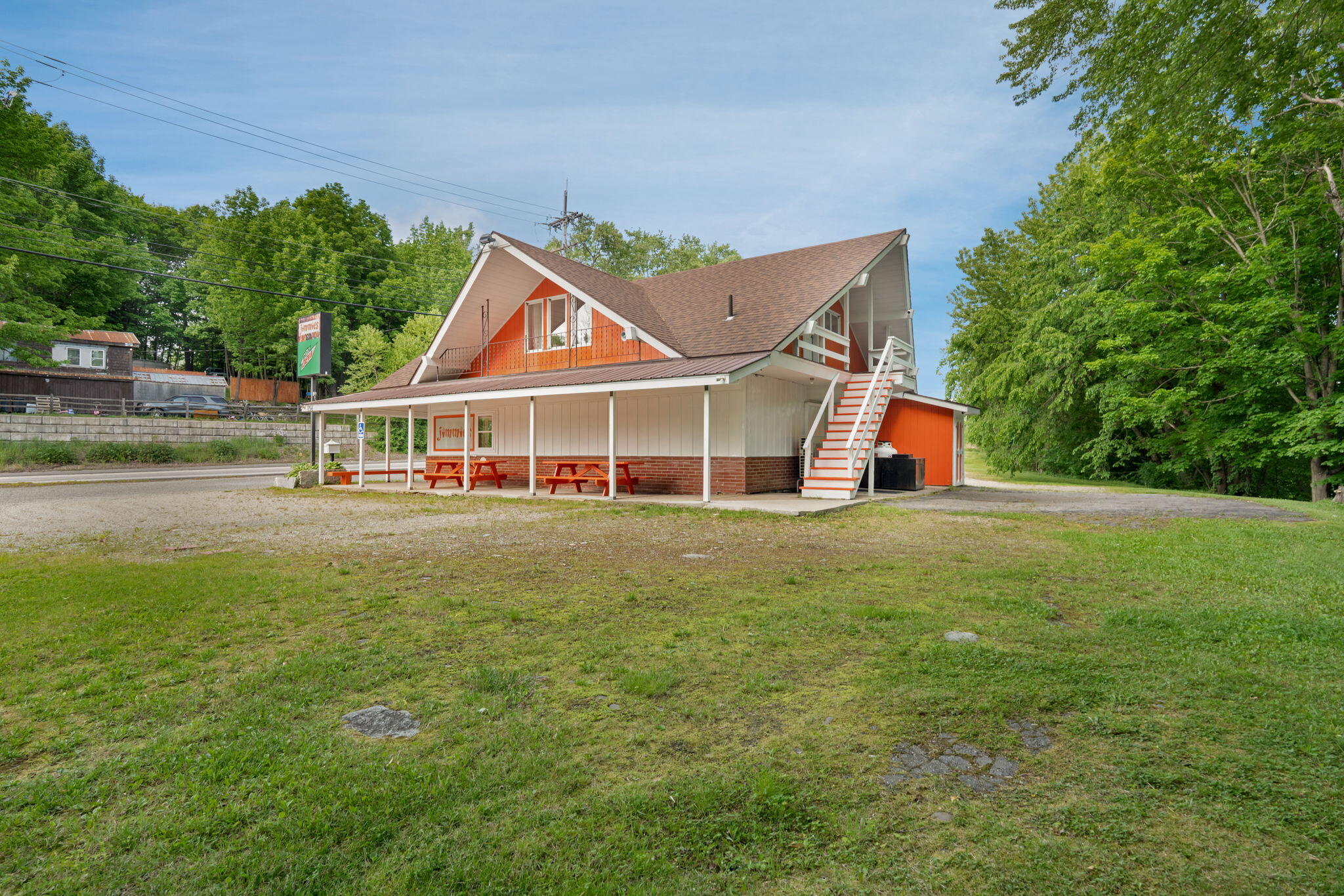 856 River Road Property Photo 5