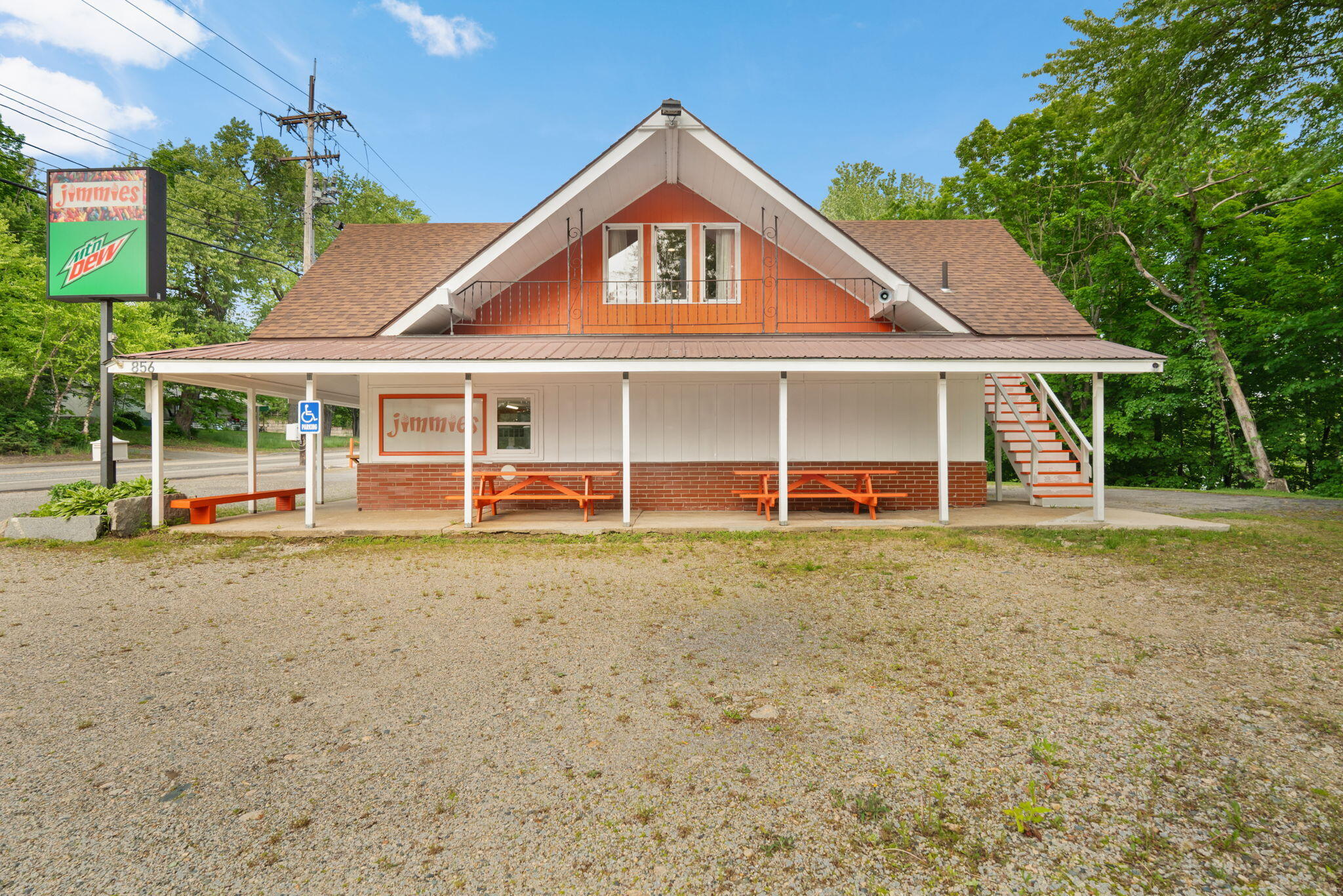 856 River Road Property Photo 6