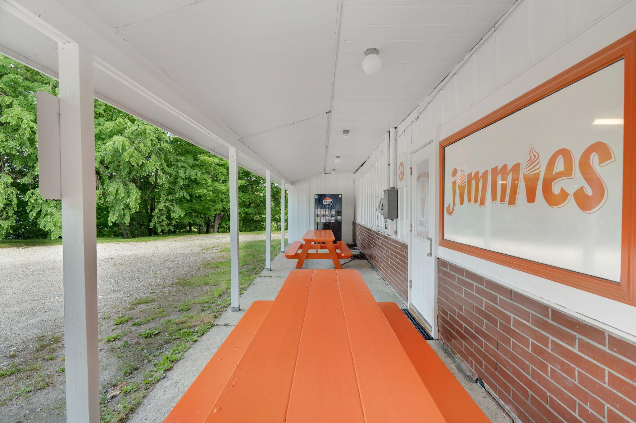 856 River Road Property Photo 9