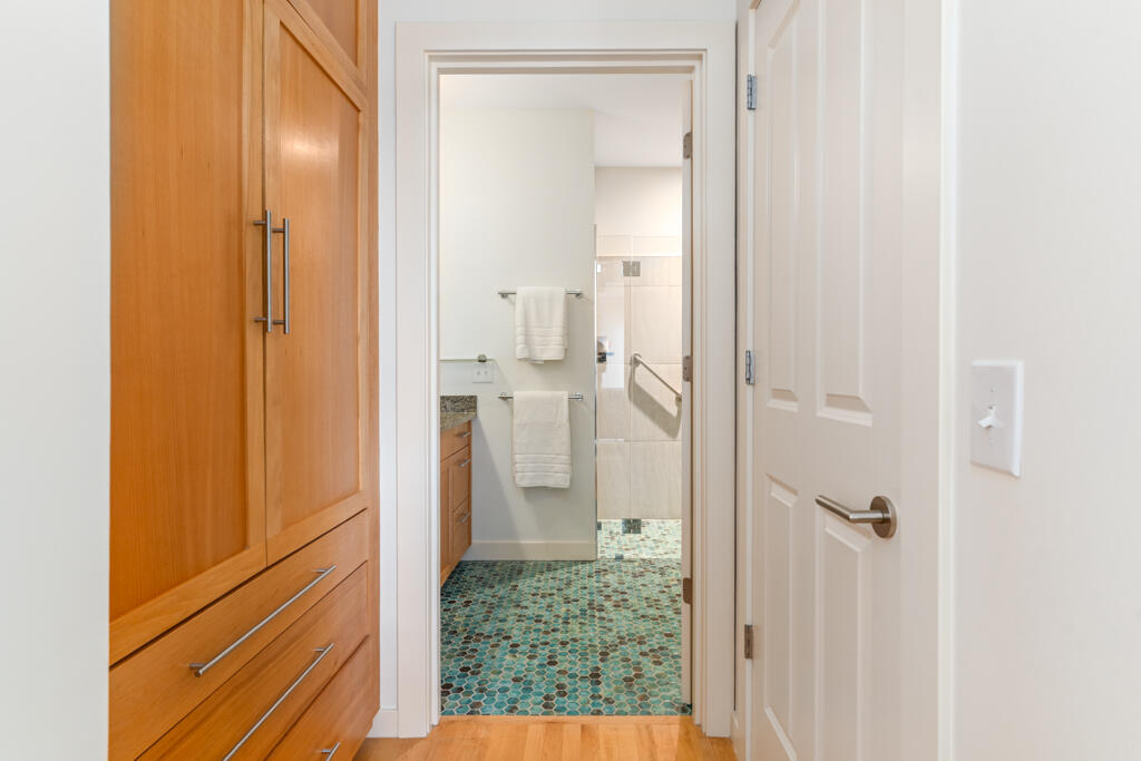 135 Sheridan Street 404 Property Photo 34