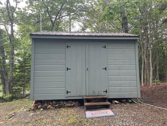 346 N Shore Drive Property Photo 3