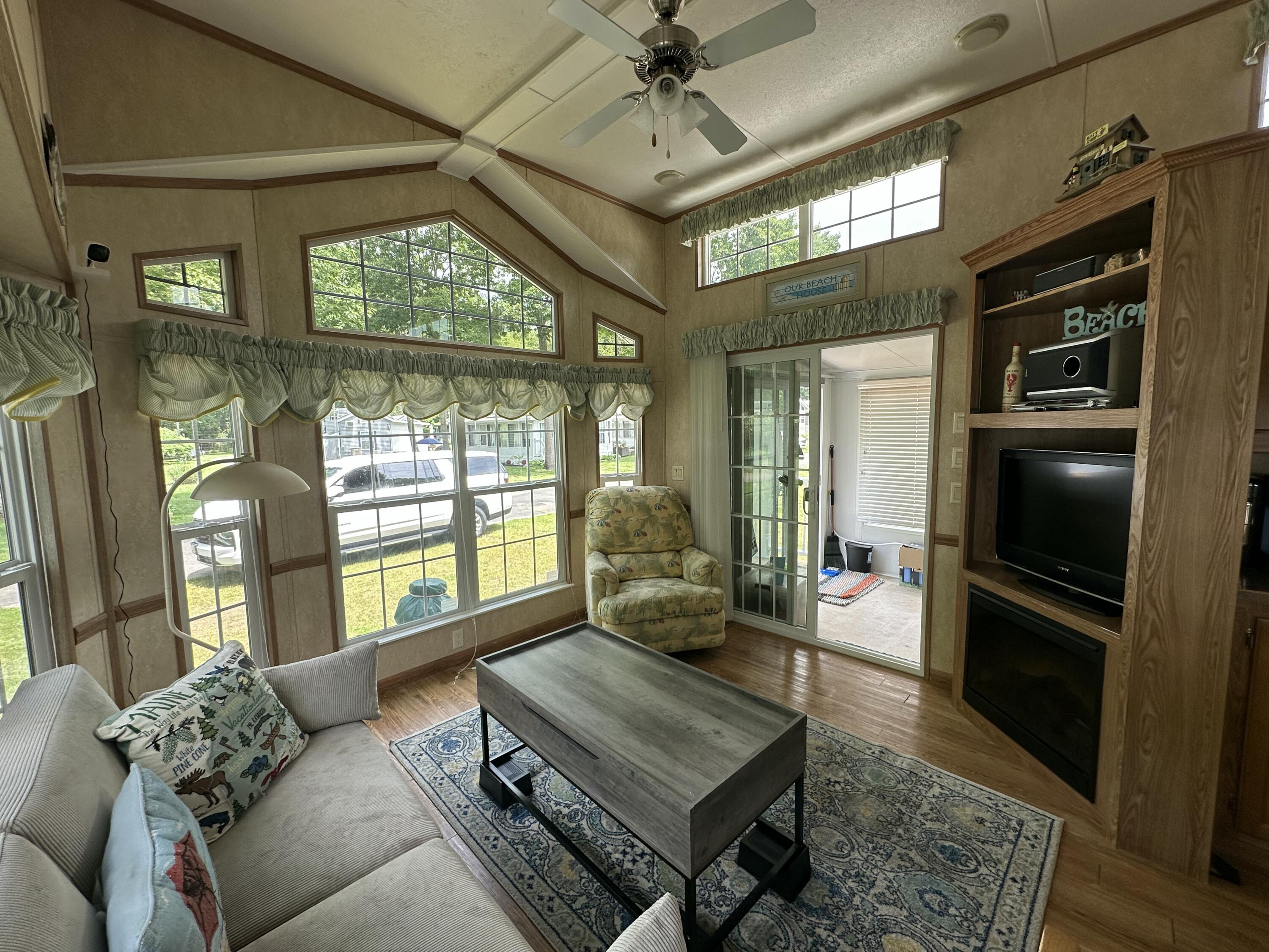 23 College Drive 625 Property Photo 11