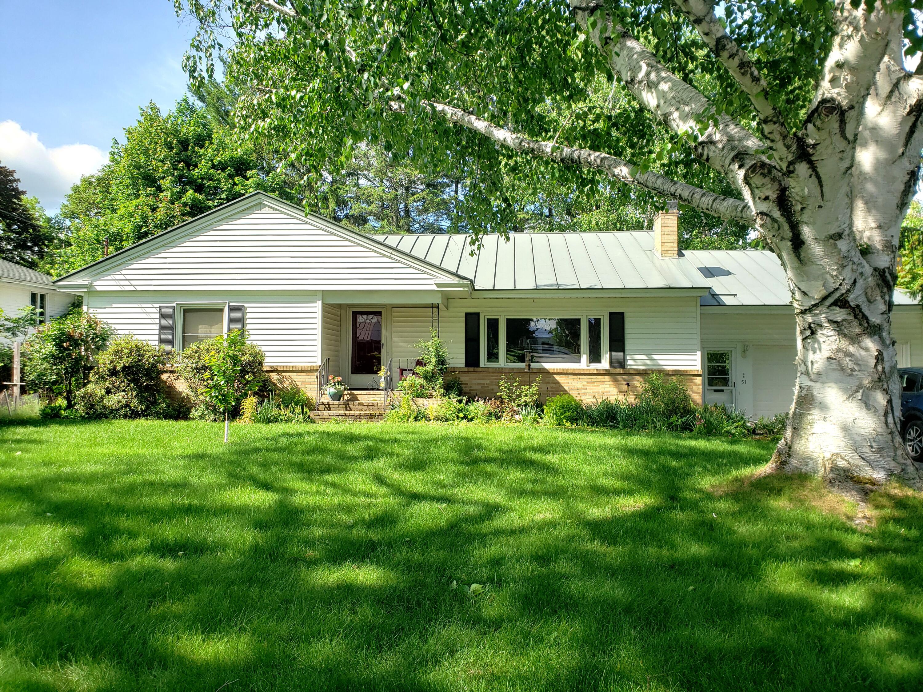 51 Mayflower Hill Drive Property Photo 1