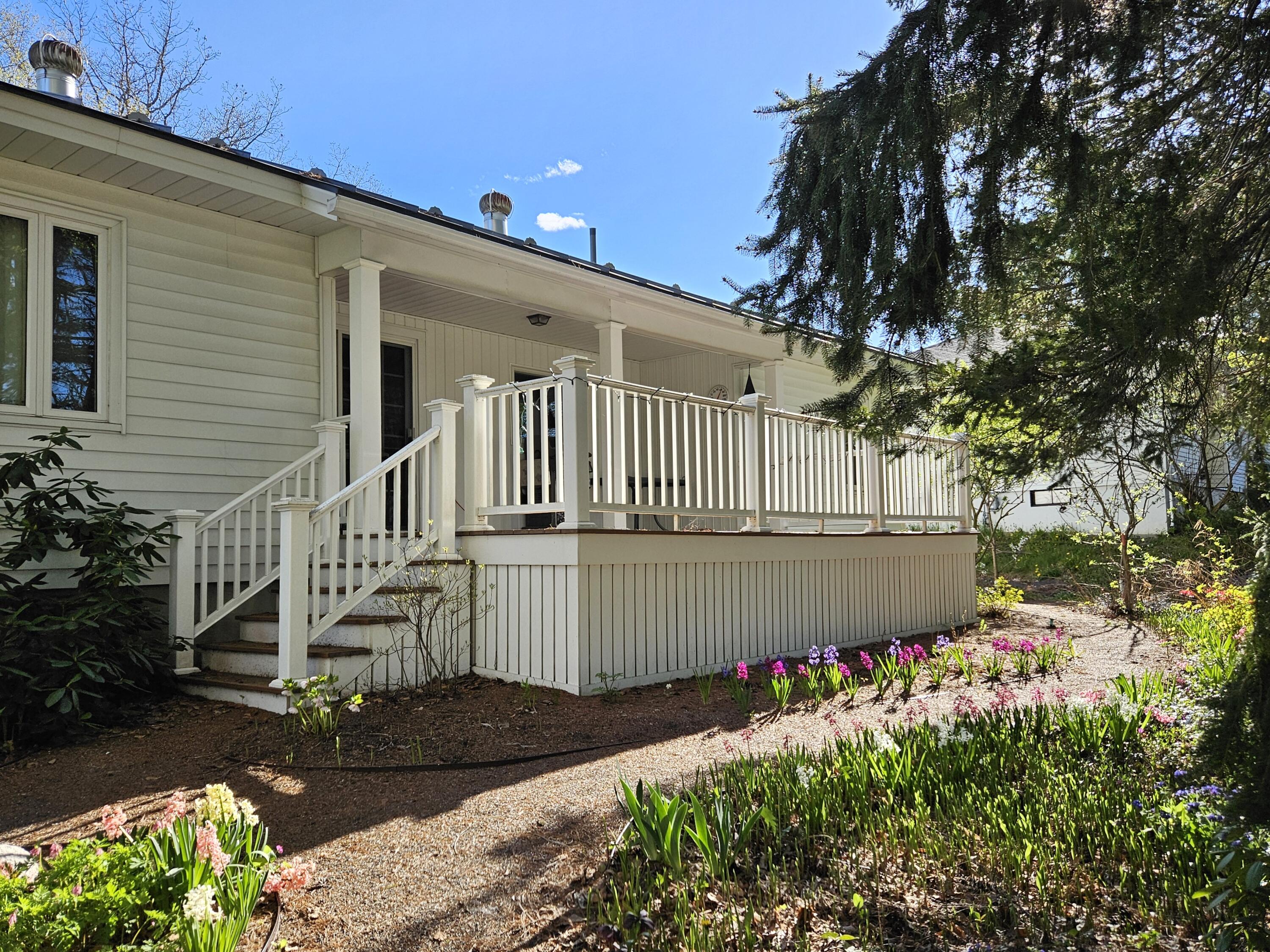 51 Mayflower Hill Drive Property Photo 27