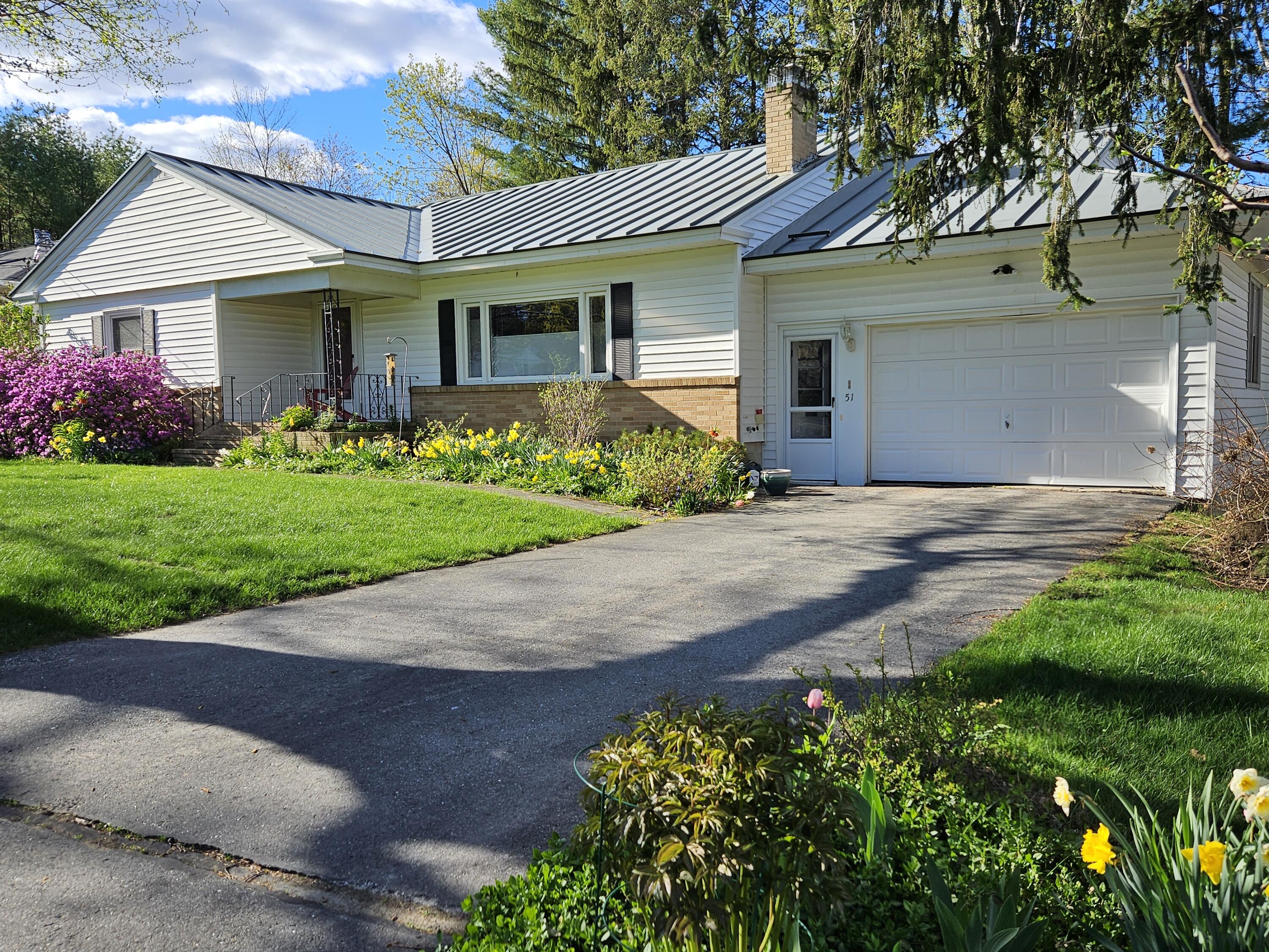 51 Mayflower Hill Drive Property Photo 28