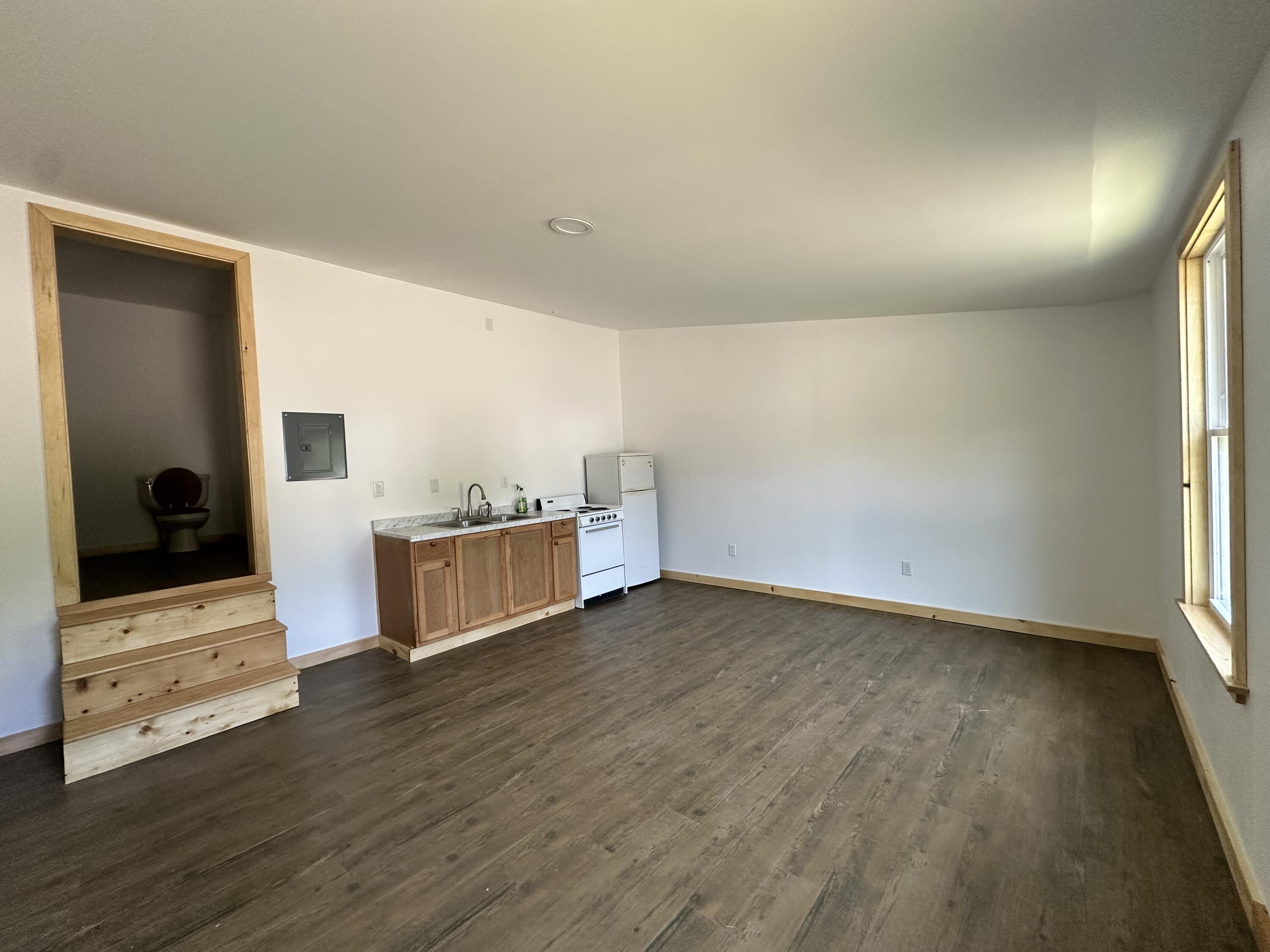 369 School Street Property Photo 4