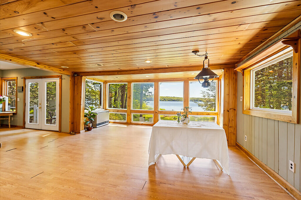 18 Thurston Drive Property Photo 4