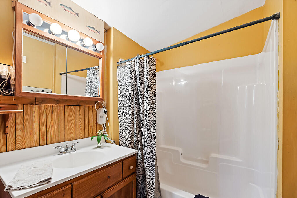 18 Thurston Drive Property Photo 10