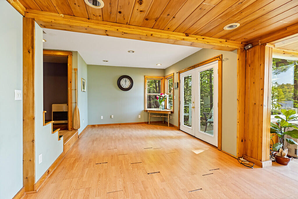 18 Thurston Drive Property Photo 13