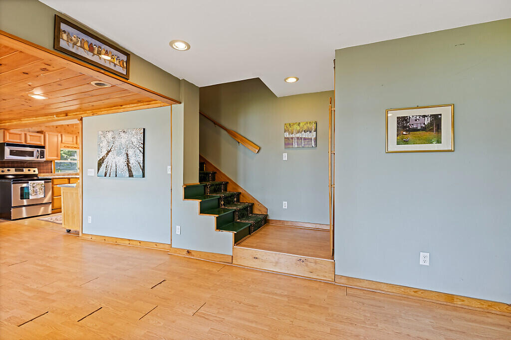 18 Thurston Drive Property Photo 23
