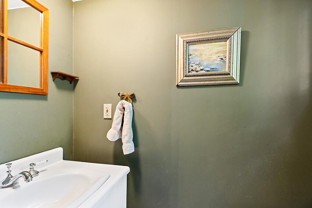 18 Thurston Drive Property Photo 30