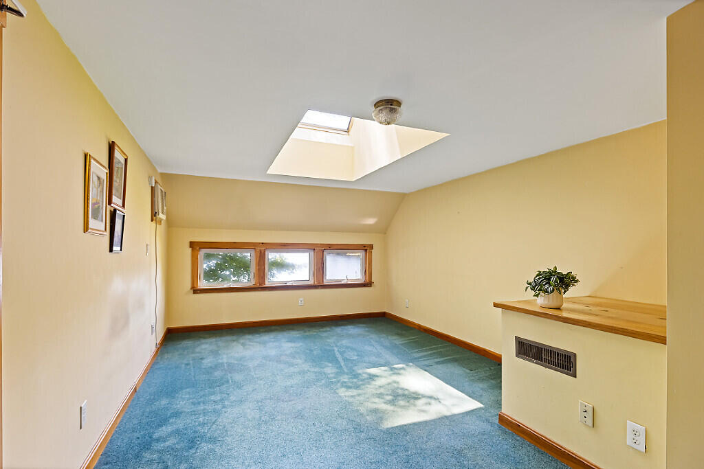 18 Thurston Drive Property Photo 32