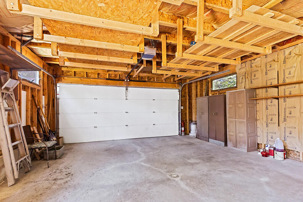18 Thurston Drive Property Photo 36