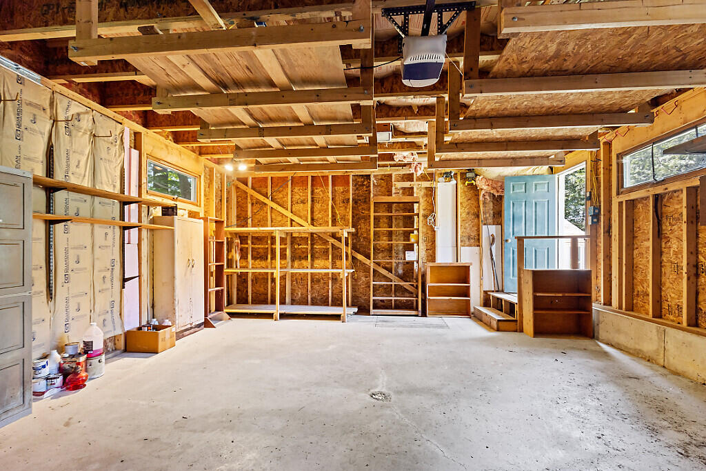 18 Thurston Drive Property Photo 37