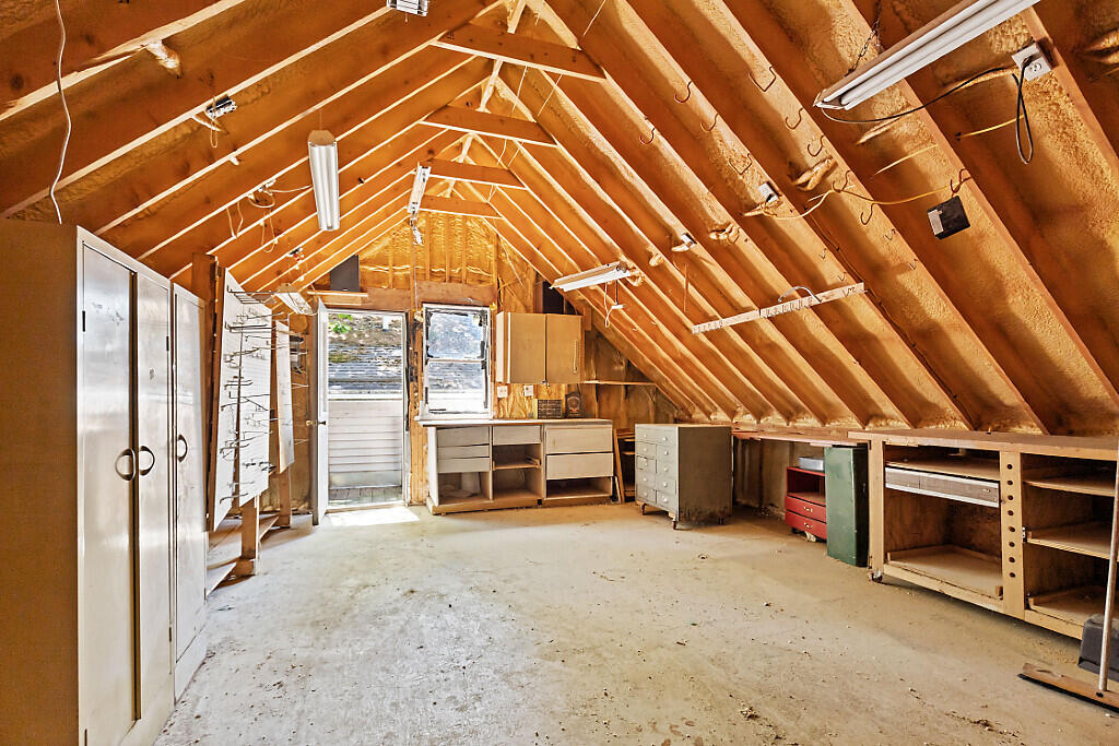 18 Thurston Drive Property Photo 40