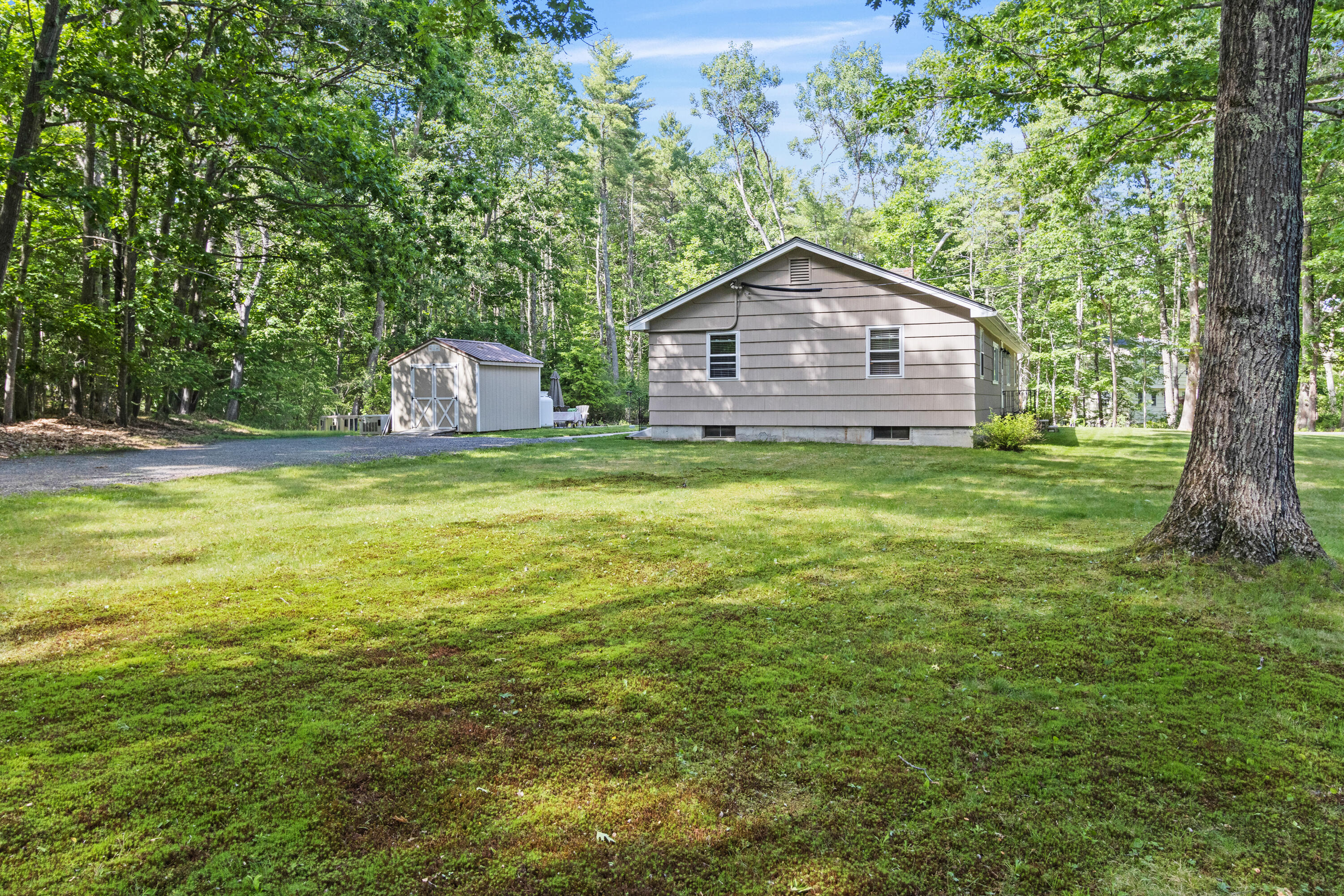 607 Granite Street Property Photo 4