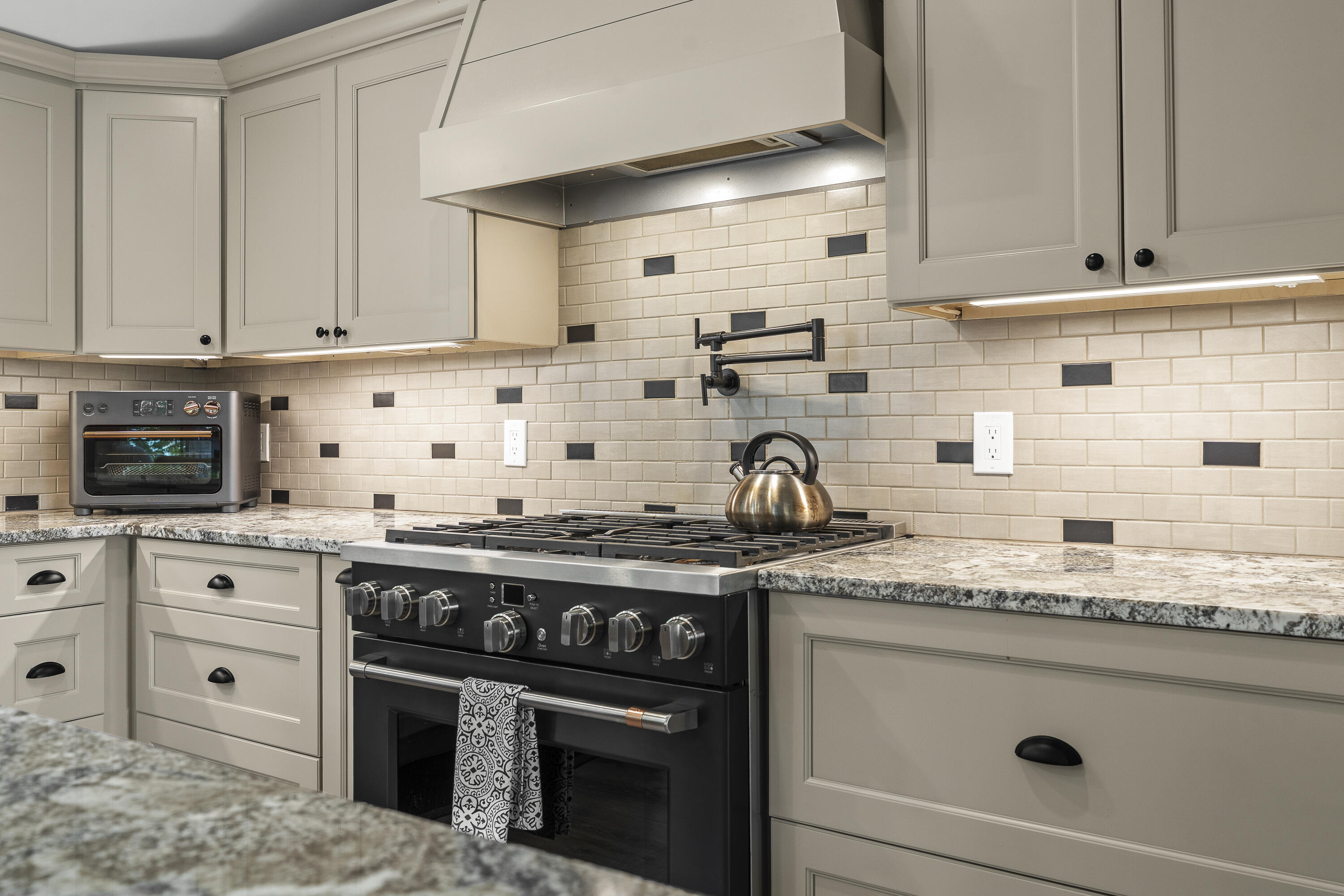 36 Pleasant Street Property Photo 105