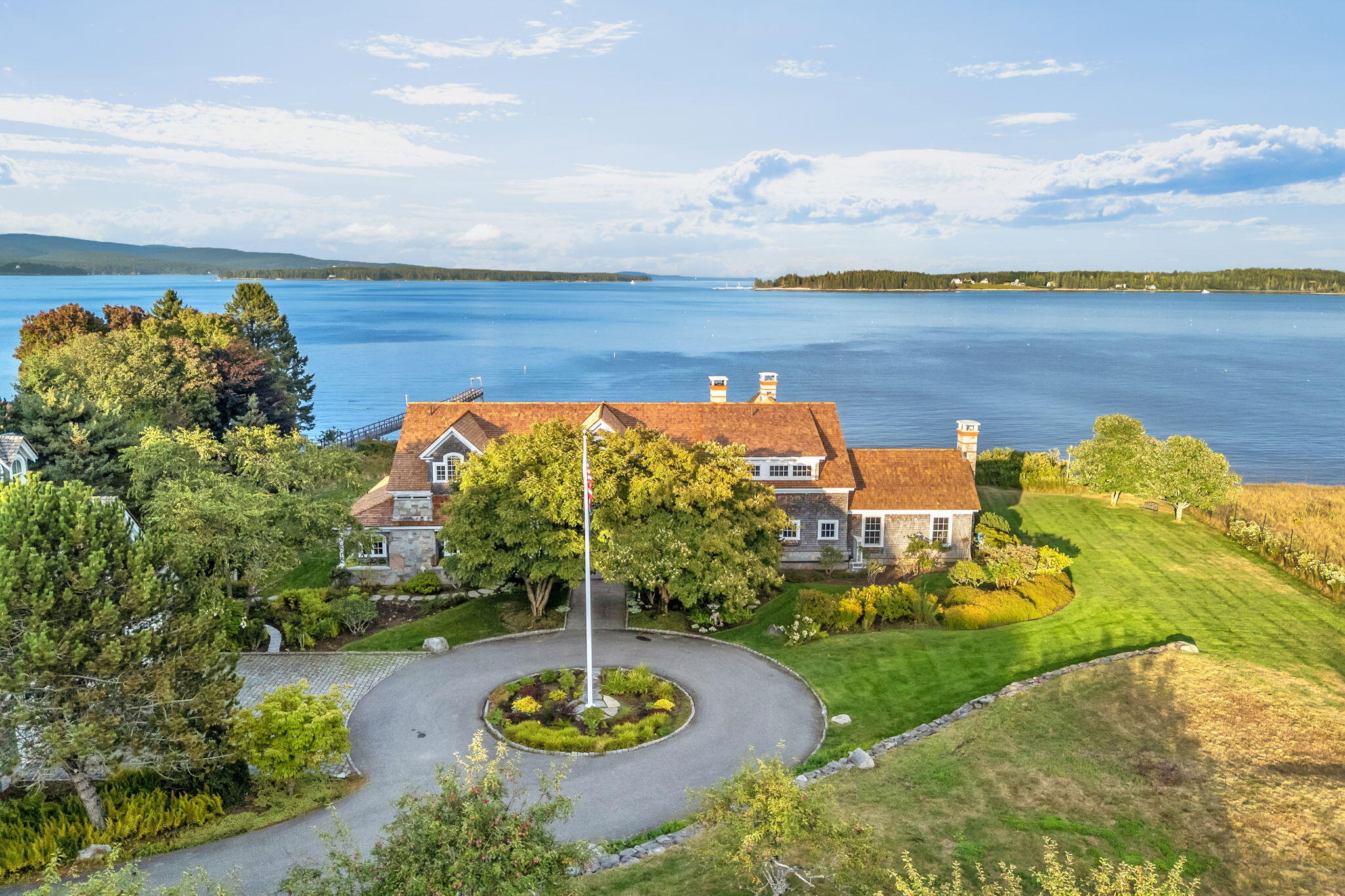 425 Seawall Road Property Photo 1