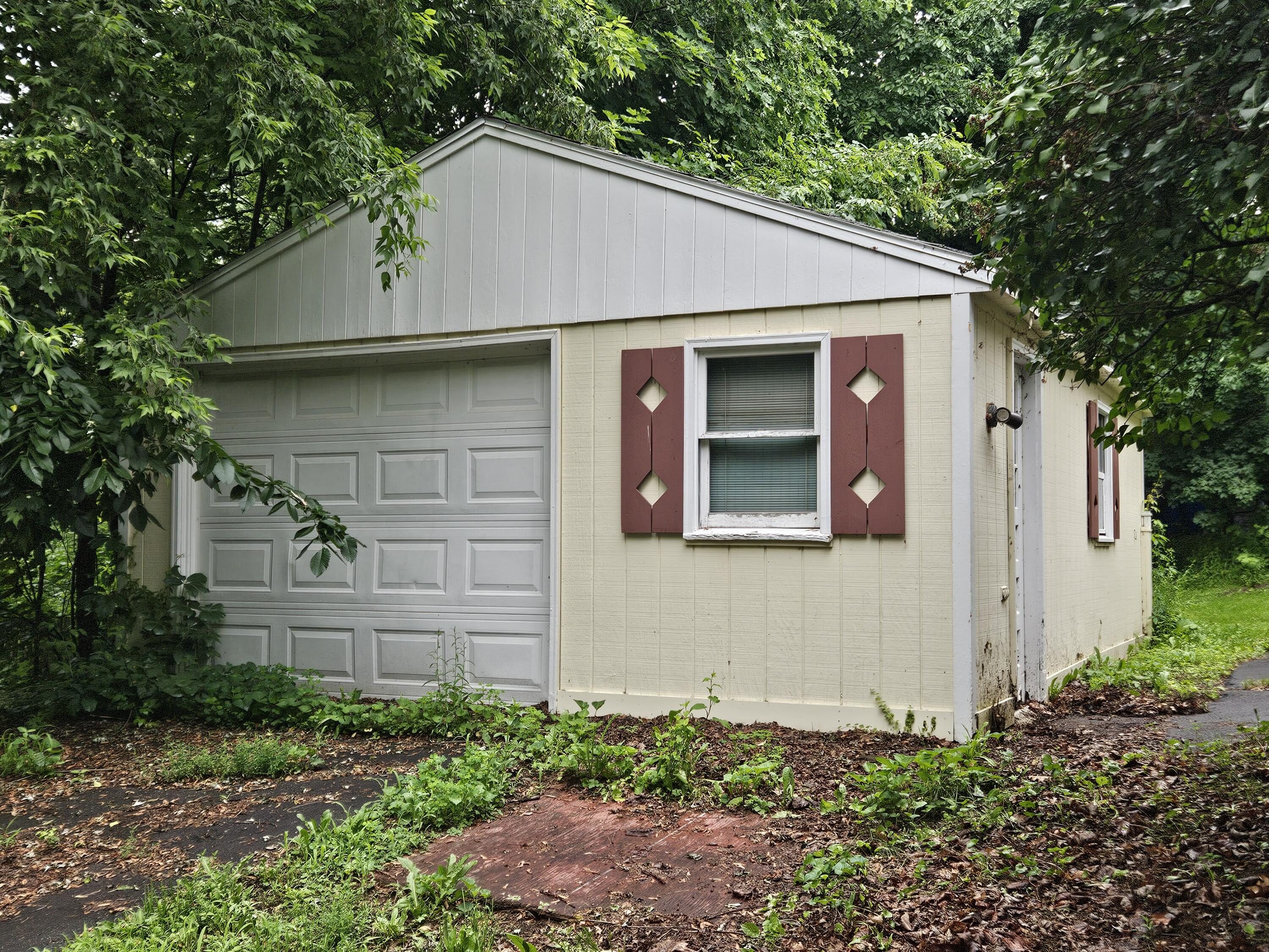 2 Central Avenue Property Photo 31