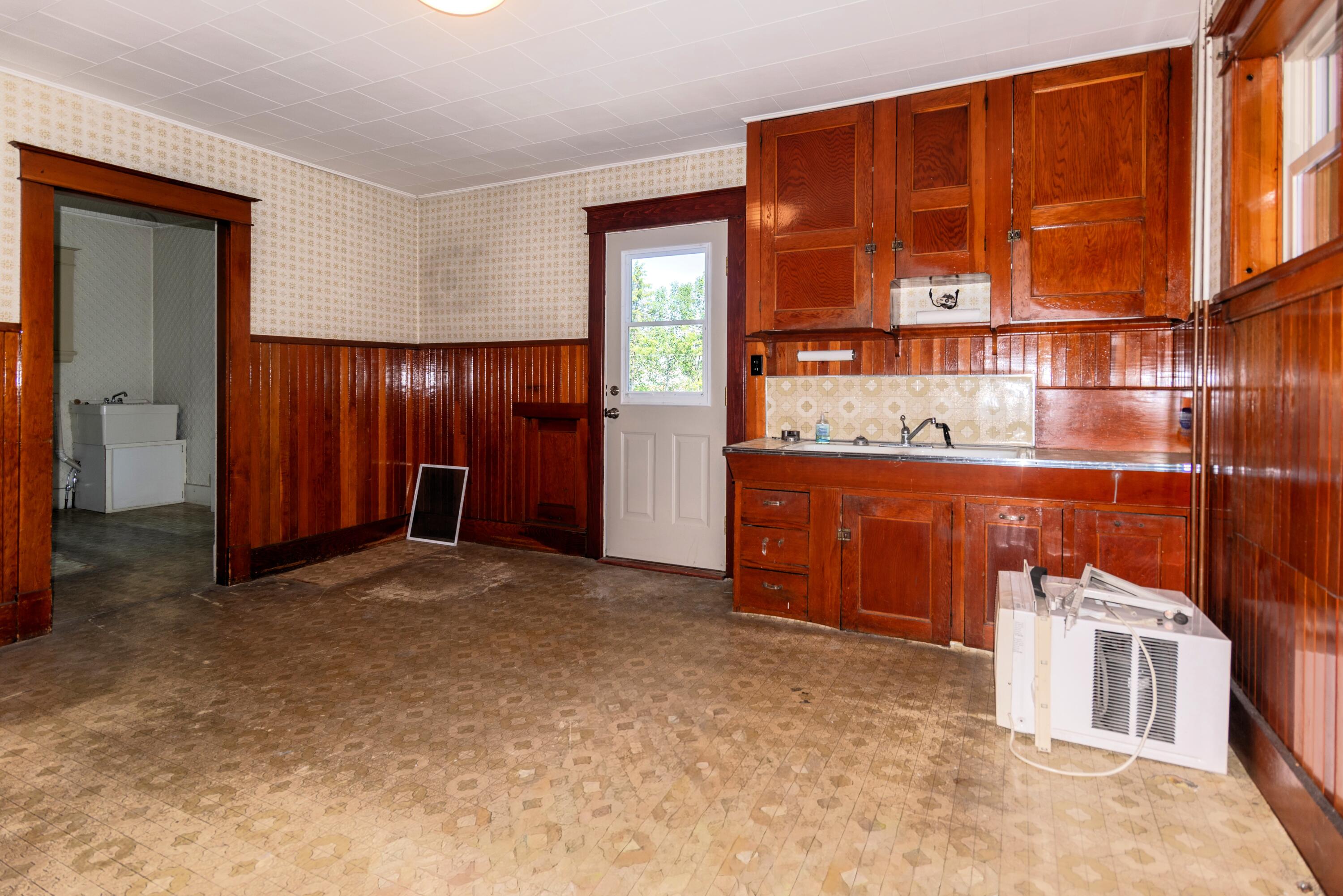 324 Main Street Property Photo 15