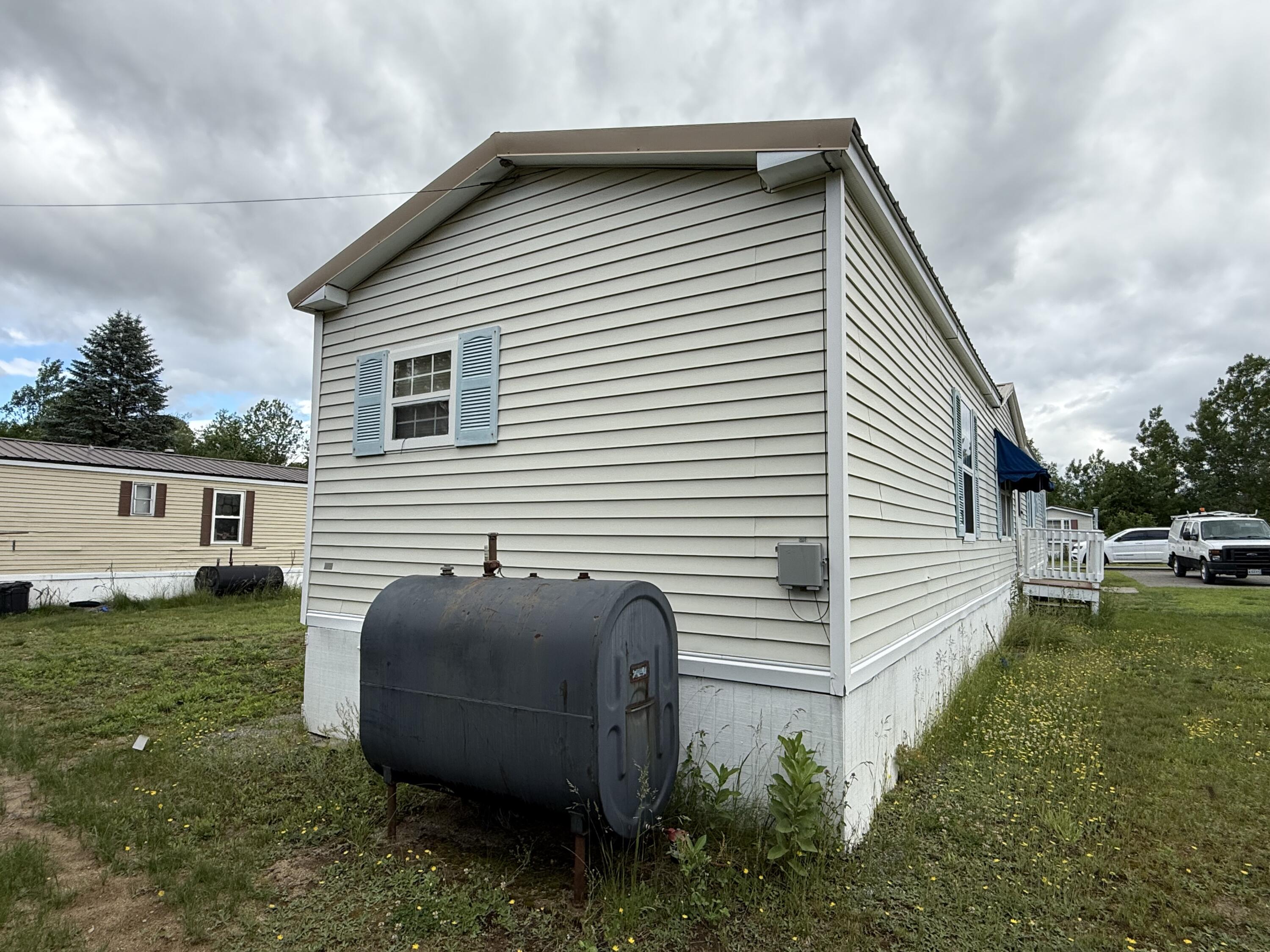 413 Kelley Mobile Homes Park Property Photo 3